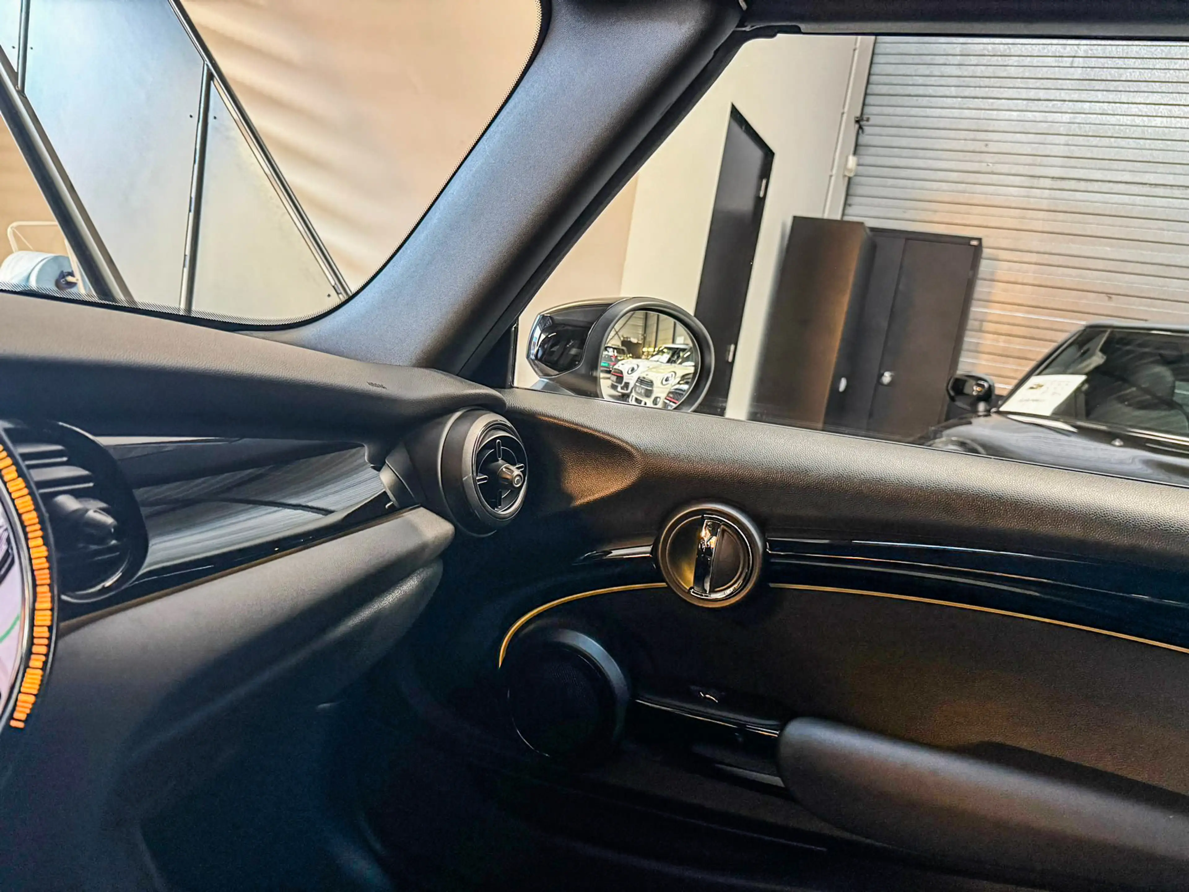 MINI John Cooper Works Cabrio 2.0 JCW Pack 231pk Manual Rooftopgrey/Camera/Uniek — photo 19