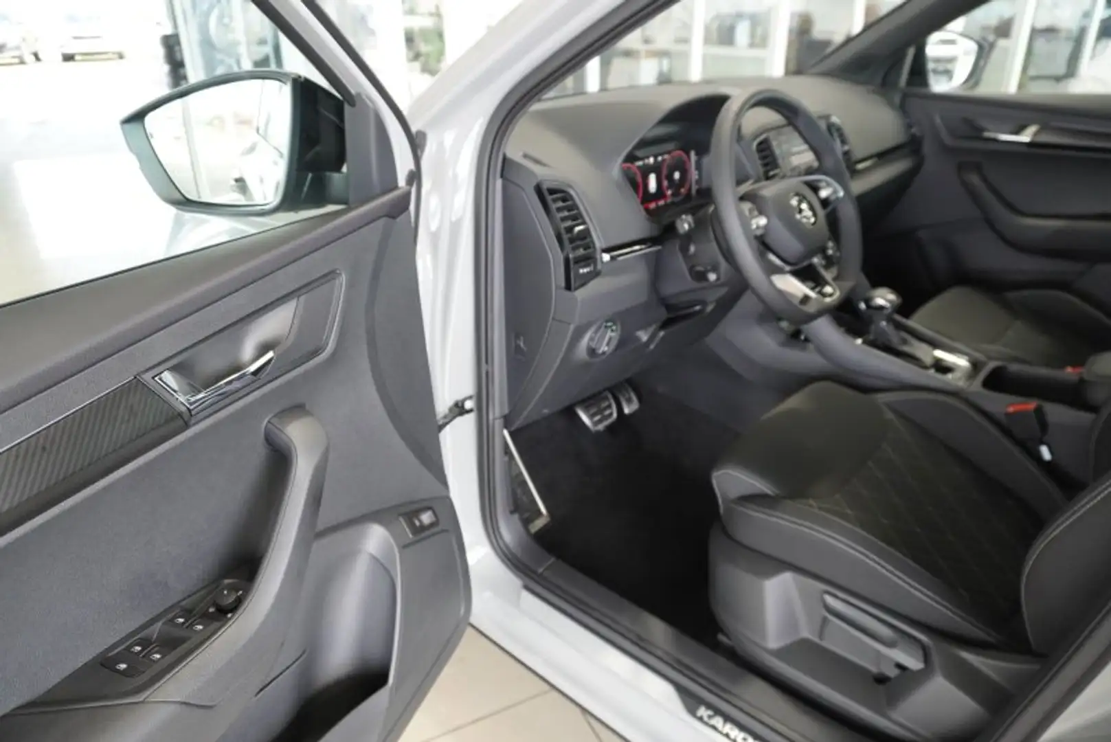Skoda Karoq Sportline 2,0TSI DSG 4x4 aAHK/4*J.Gar/Matrix/Navi Grau - 2