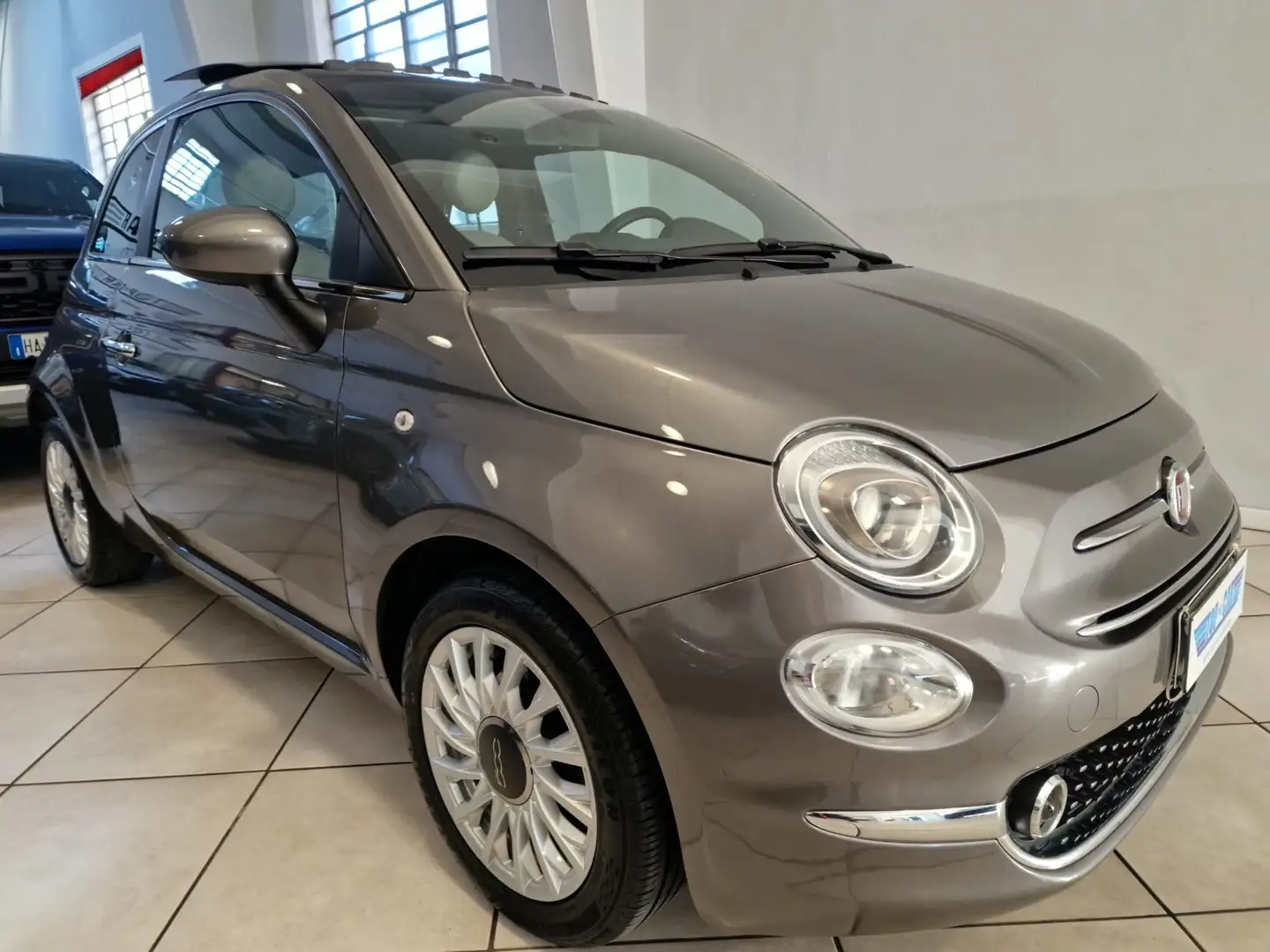 Fiat 500 1.0 Hybrid Dolcevita 70cv TETTO APRIBILE Grigio - 2