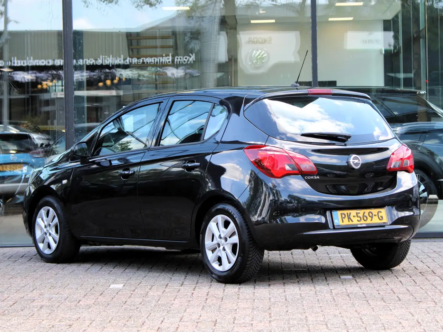 Opel Corsa 1.4 Business+ | Airco / Bluetooth / Cruise Zwart - 2