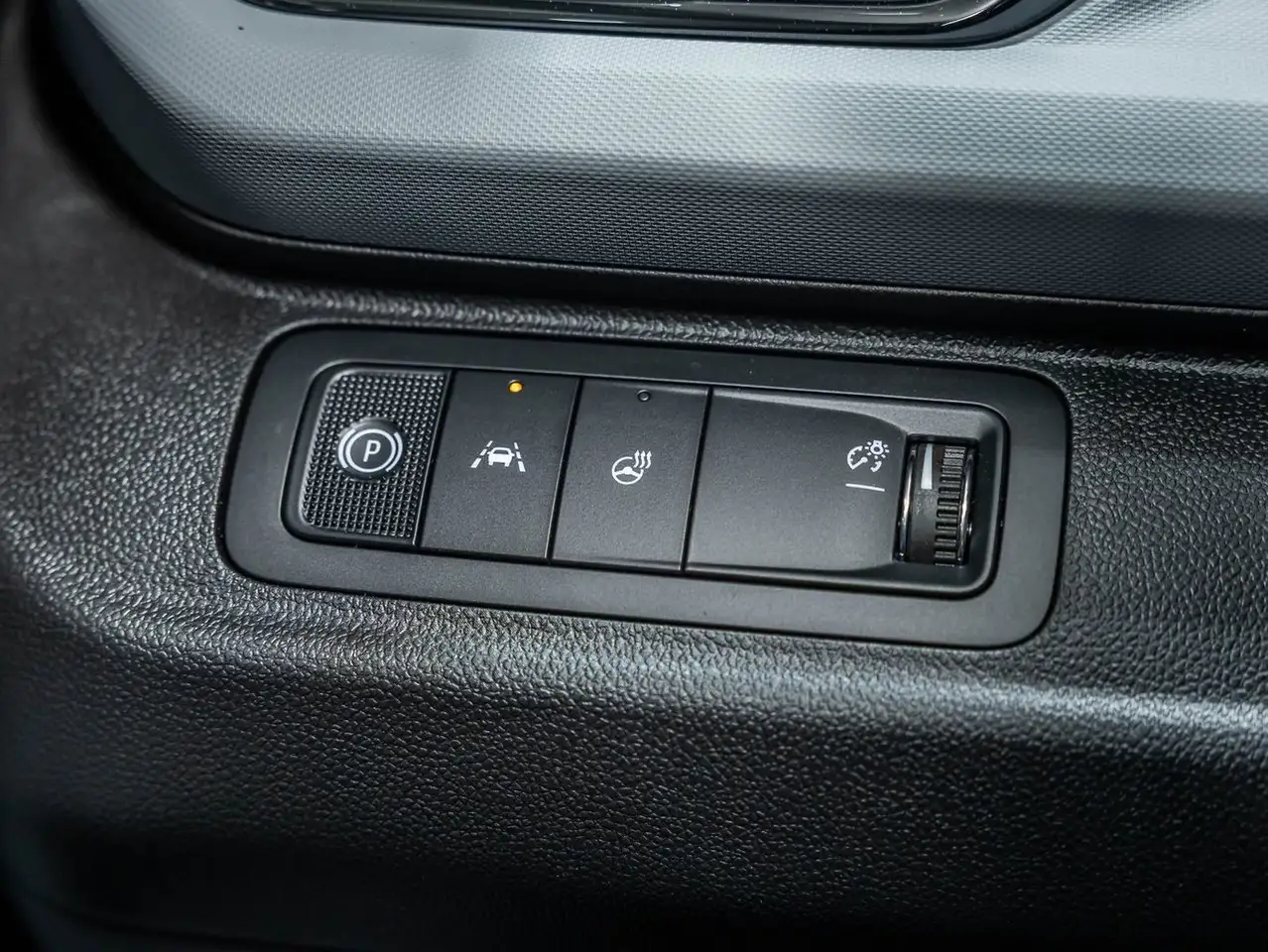 Chevrolet Bolt photo Chevrolet Bolt