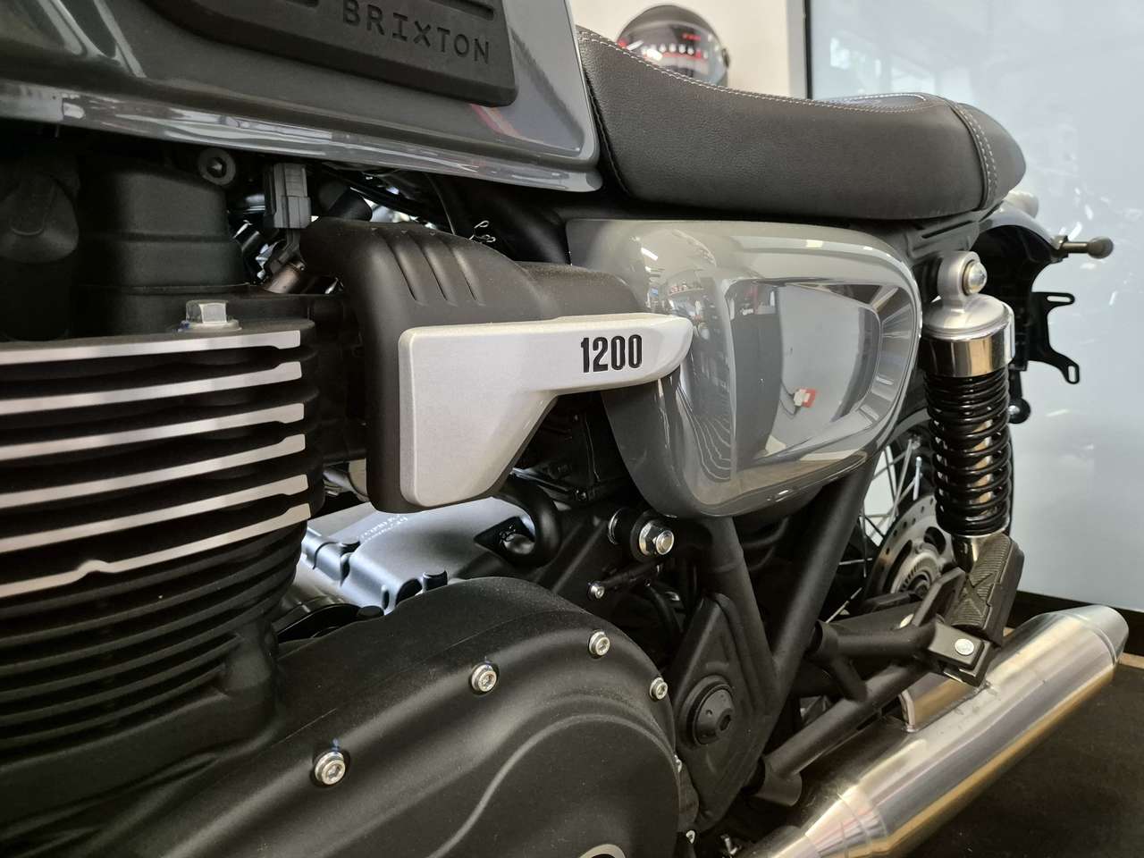 Brixton Others Cromwell 1200  aziendale