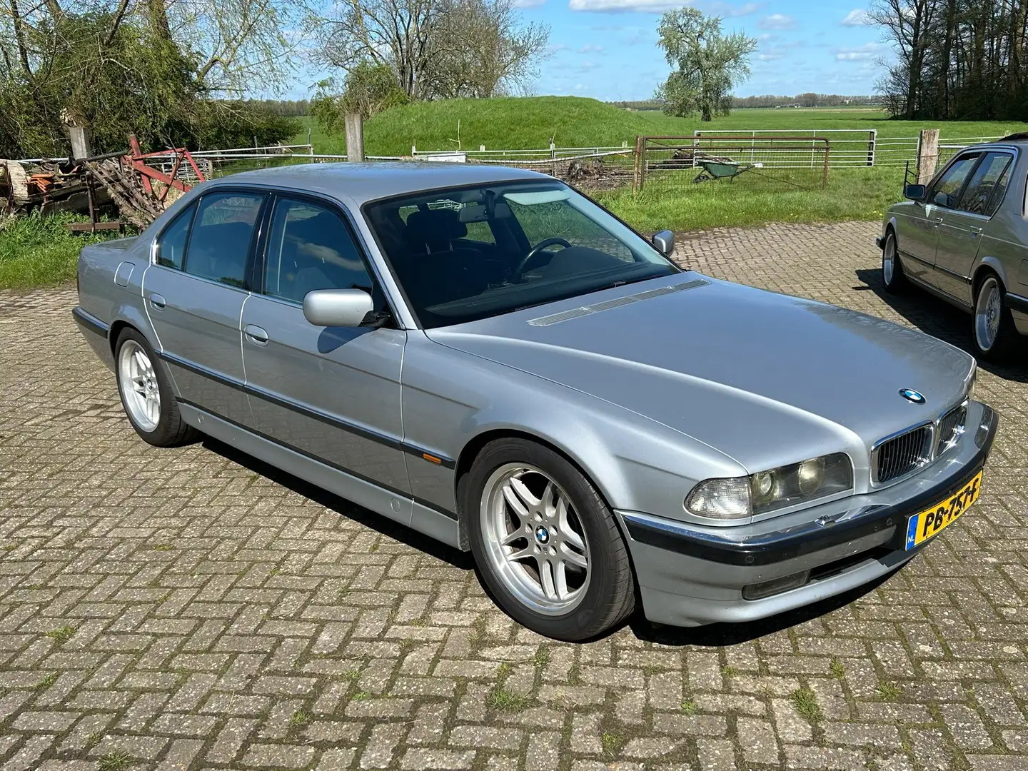 BMW 750 v12  full option 1995 zeer nette staat Grigio - 1