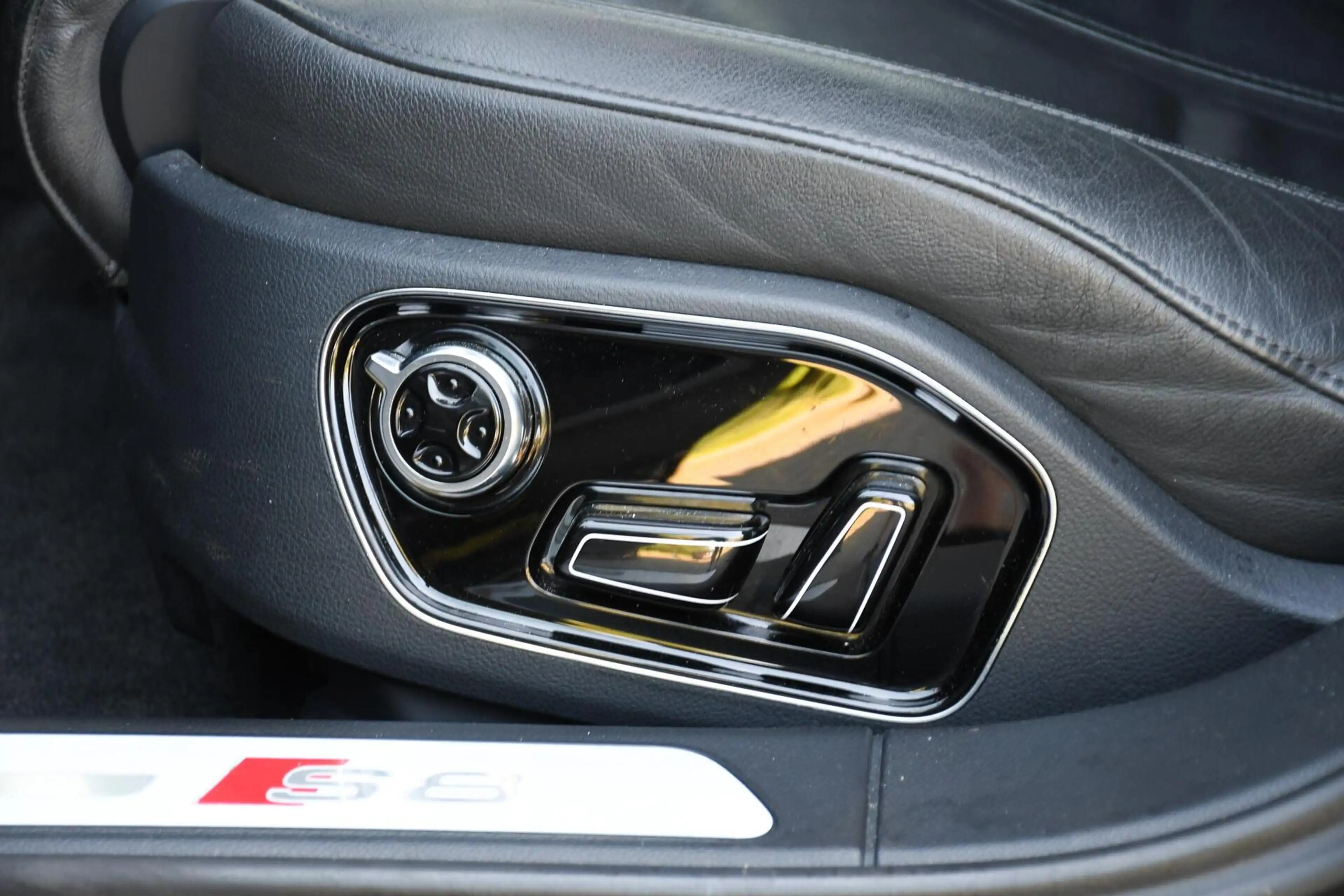 Audi S8 4.0 TFSI S8 quattro Pro Line+ Nieuwe Motor Goed on — photo 47