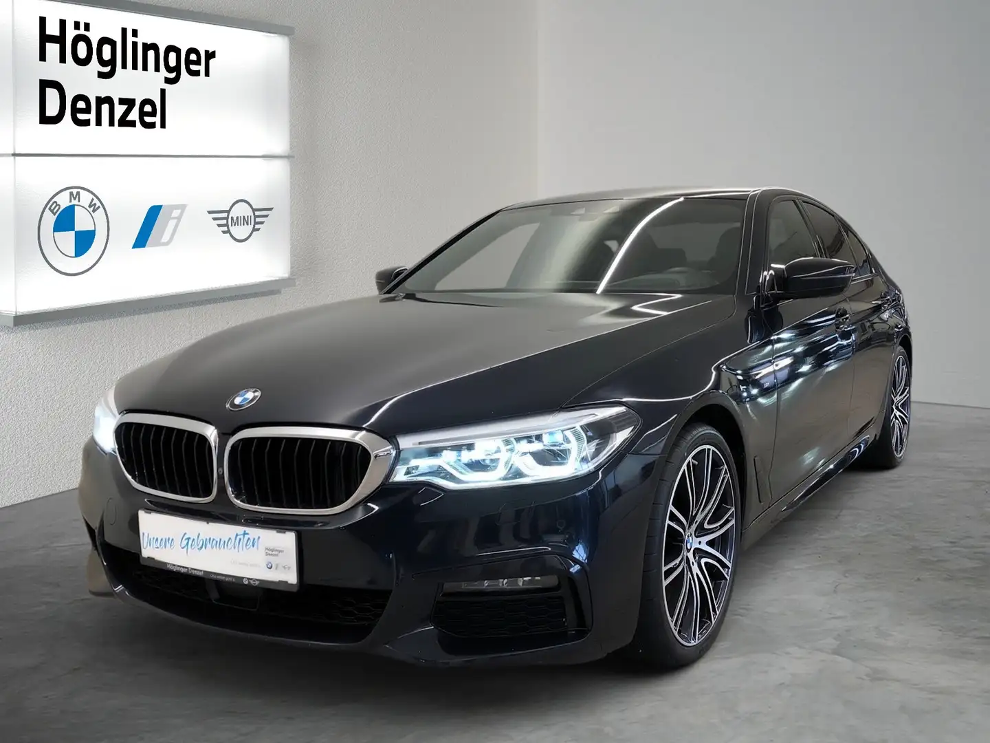 BMW 540 540d xDrive Zwart - 1