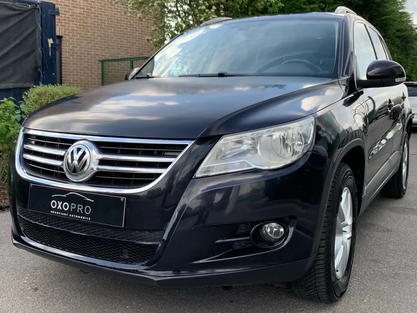 Volkswagen Tiguan 2.0TDI / Cuir / Gps / Clim Auto / PRIX EMPORTER / Nero - 2