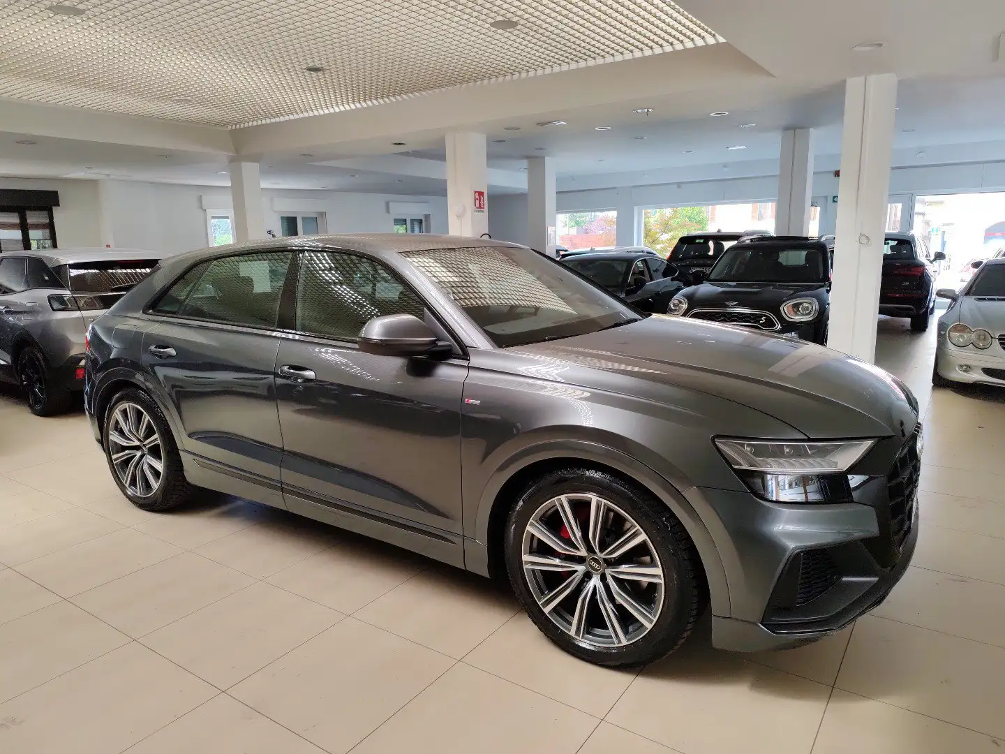 Audi Q8 50 TDI 286cv MHEV quattro tiptronic Sport S line Grau - 2