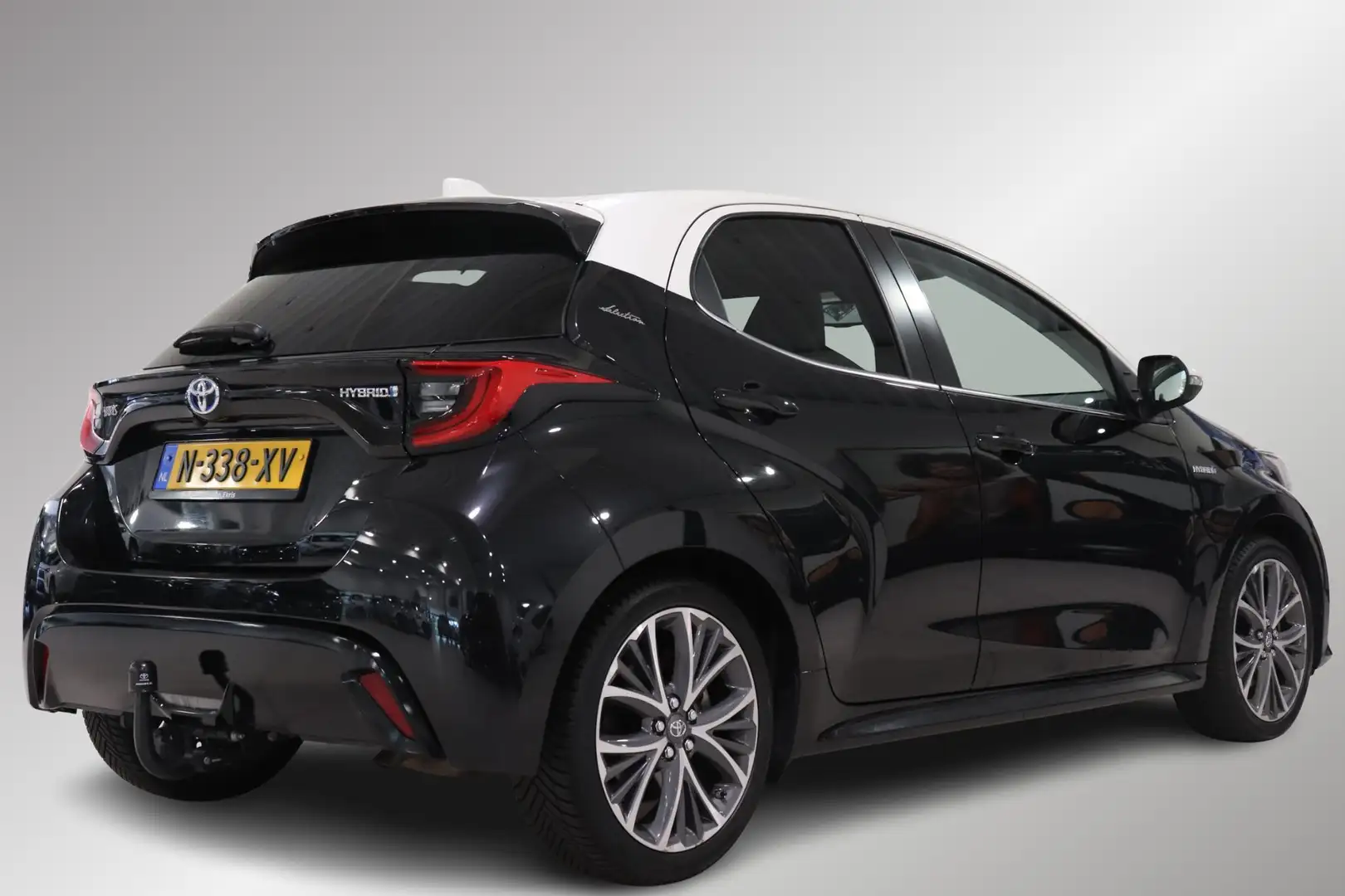 Toyota Yaris 1.5 Hybrid Bi-Tone Limited, Trekhaak, Apple Carpla Noir - 2