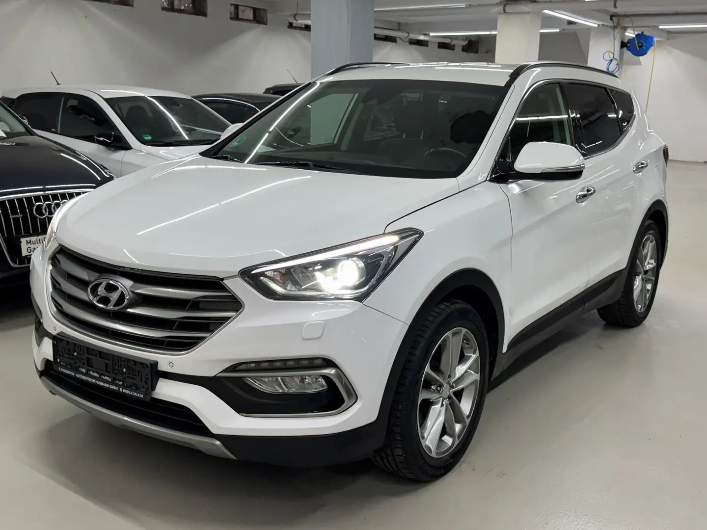 Hyundai SANTA FE Santa Fe Diesel 2.2 CRDI 4WD Automatik Premium Weiß - 1