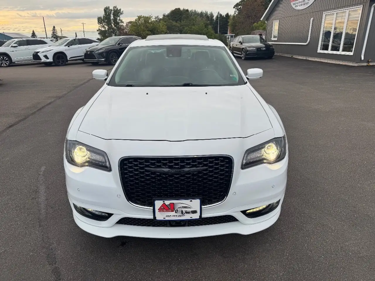 Chrysler 300 снимка Chrysler 300
