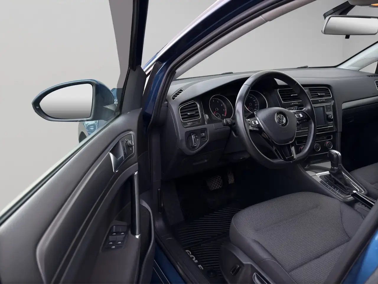 Volkswagen Golf снимка Volkswagen Golf