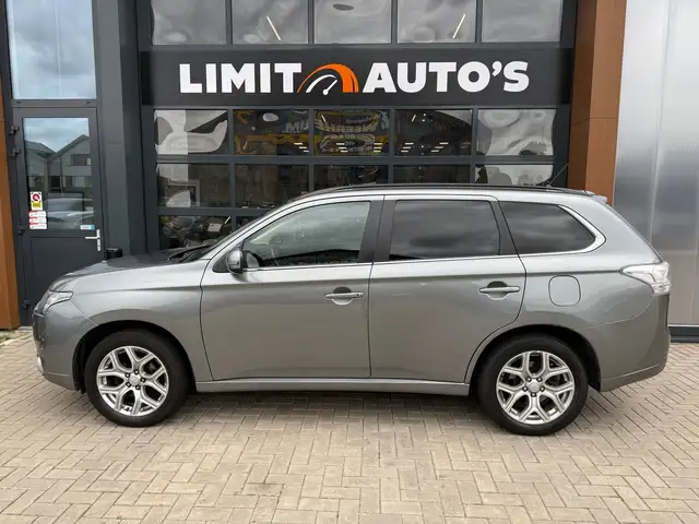 Mitsubishi Outlander view 7