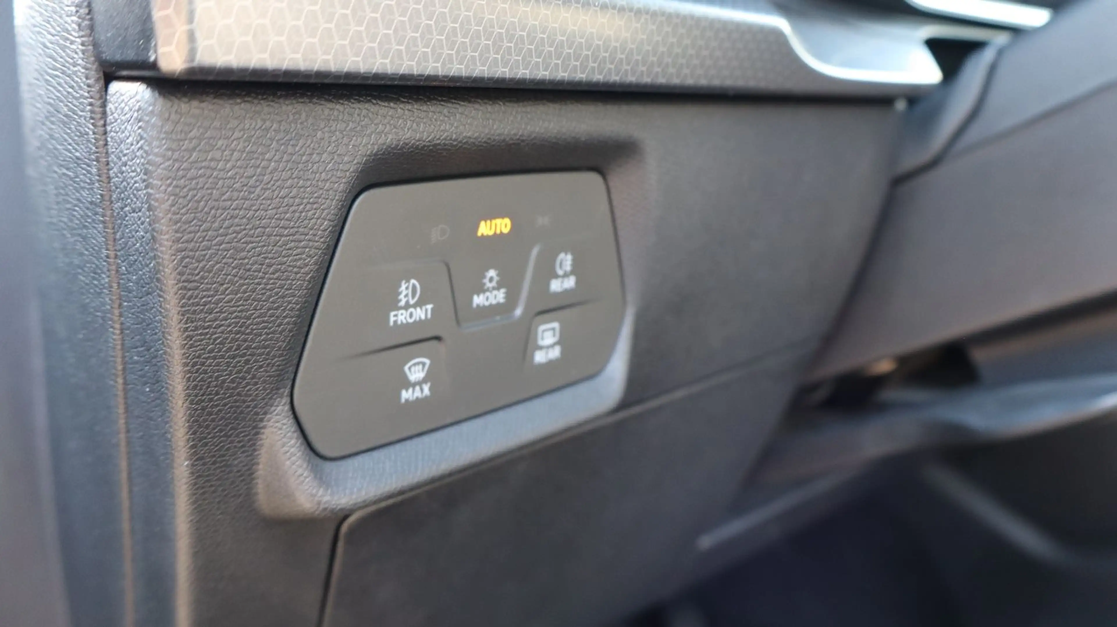 SEAT Leon Sportstourer Style — photo 13