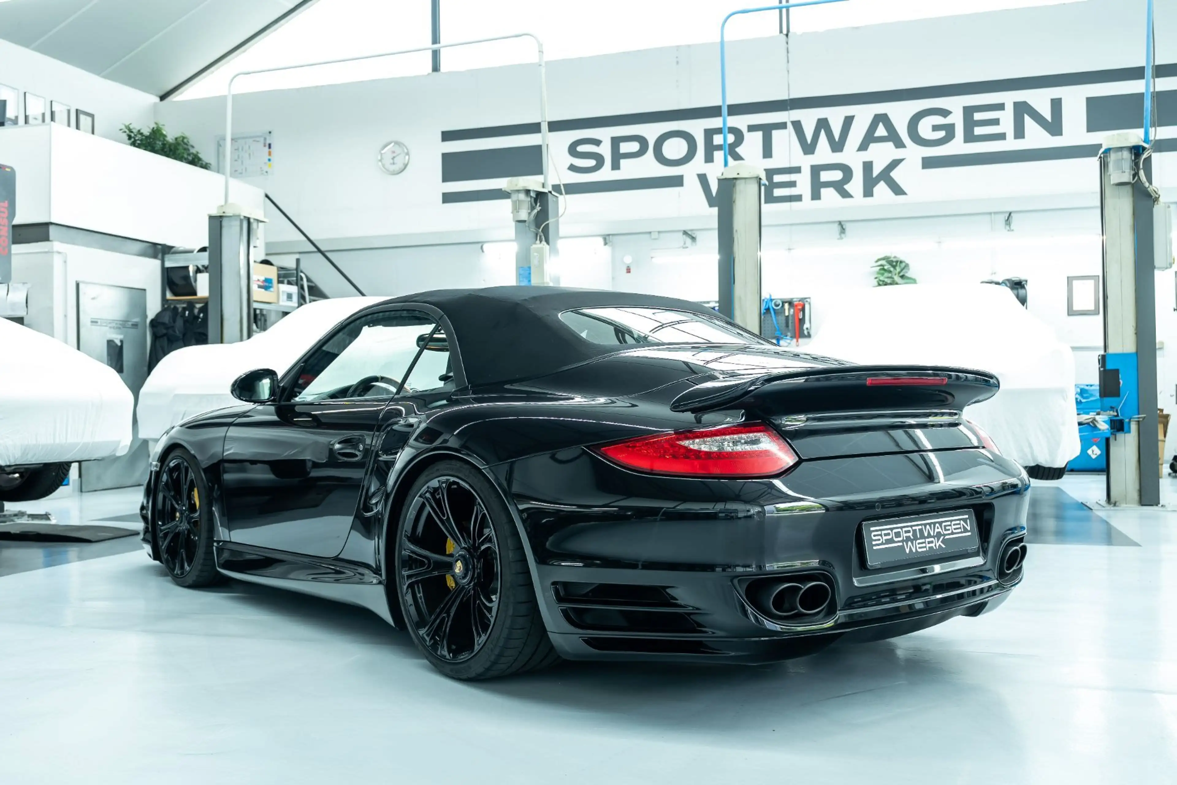 Porsche 911 Turbo S — photo 5