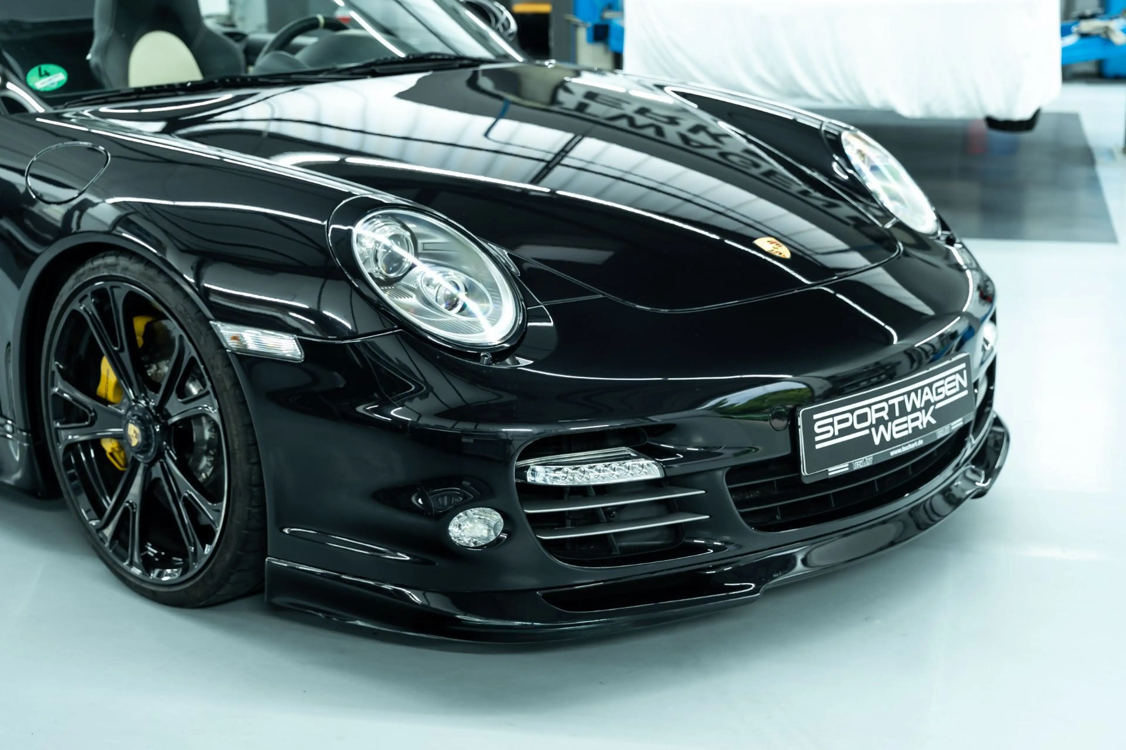 Porsche 911 Turbo S — photo 12