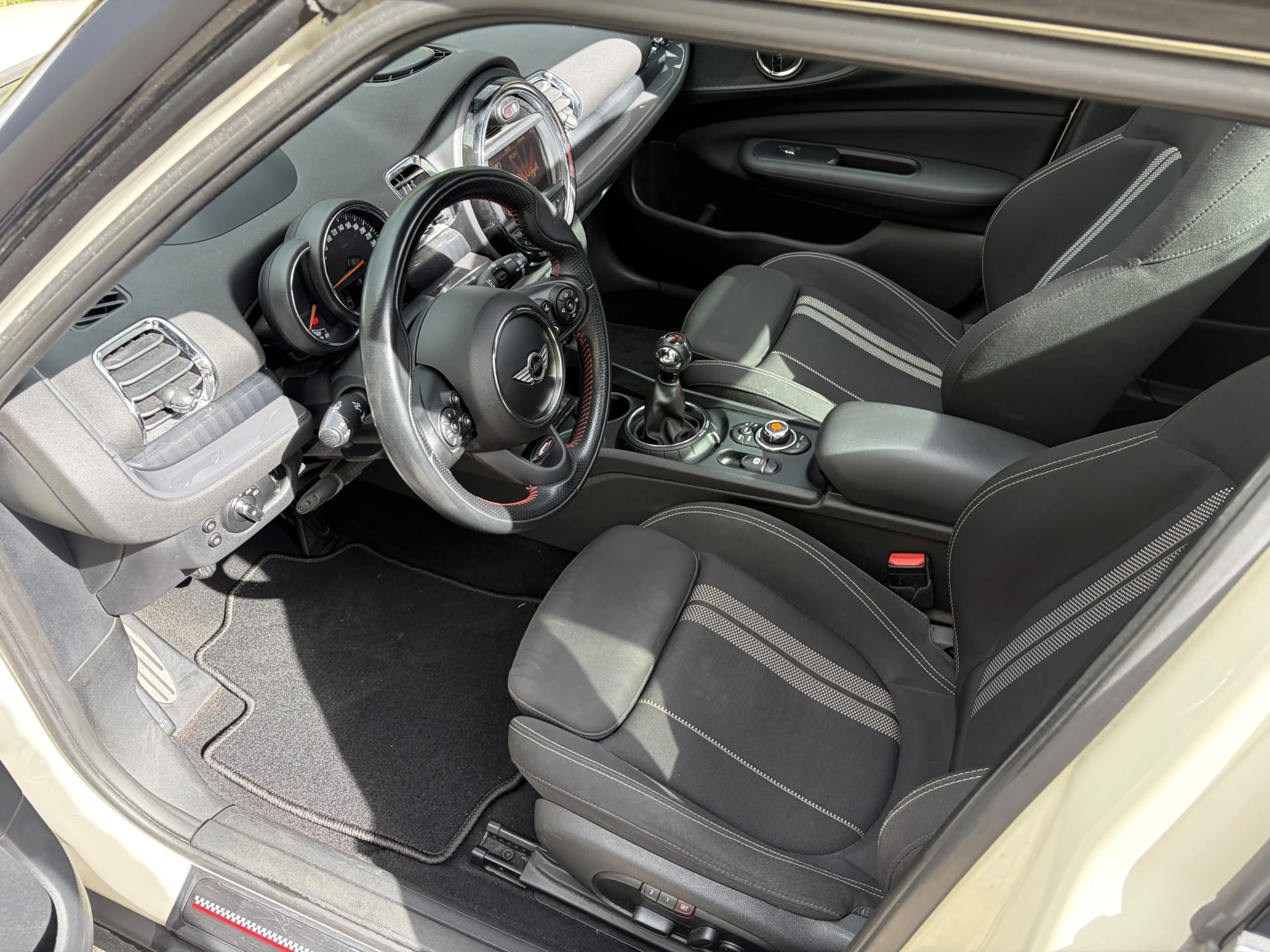 MINI Cooper Clubman 1.5 Salt Business / PANORAMADAK / NAVI / CRUISE / — photo 5