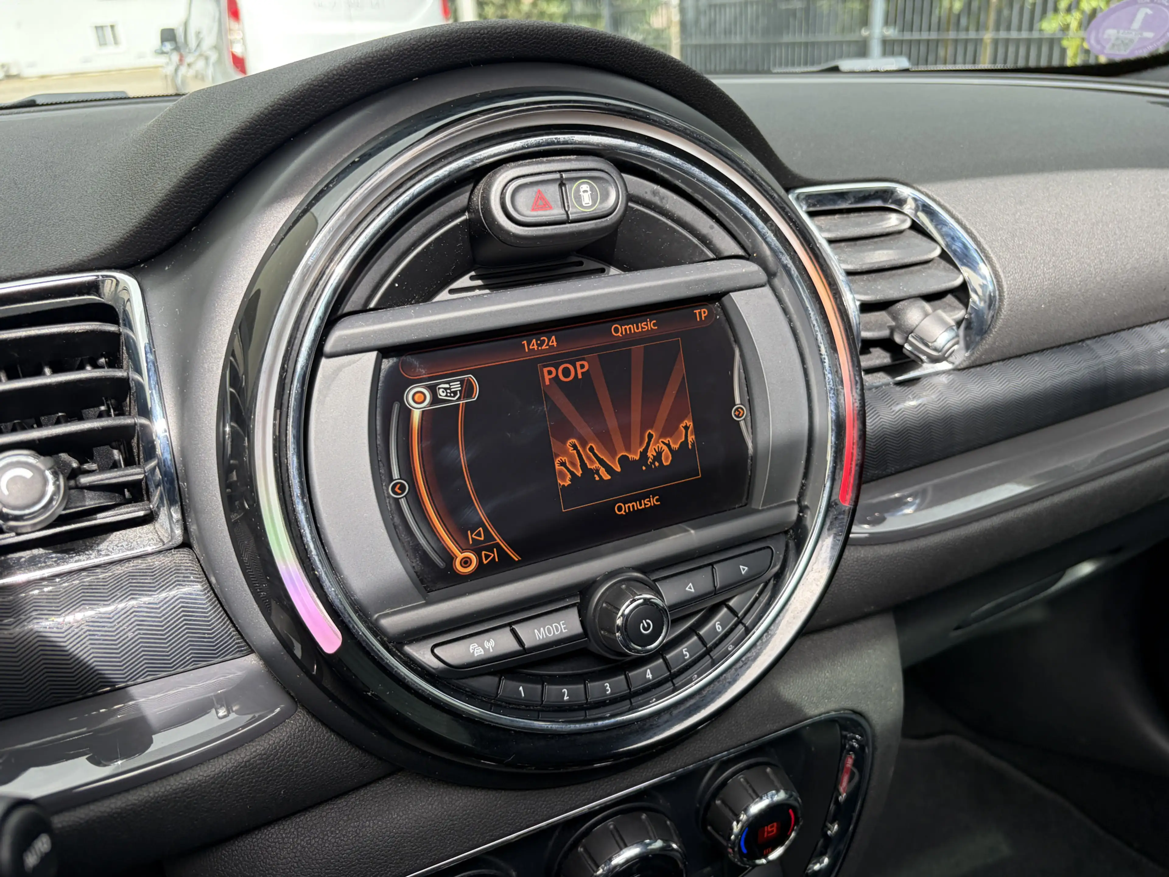 MINI Cooper Clubman 1.5 Salt Business / PANORAMADAK / NAVI / CRUISE / — photo 13