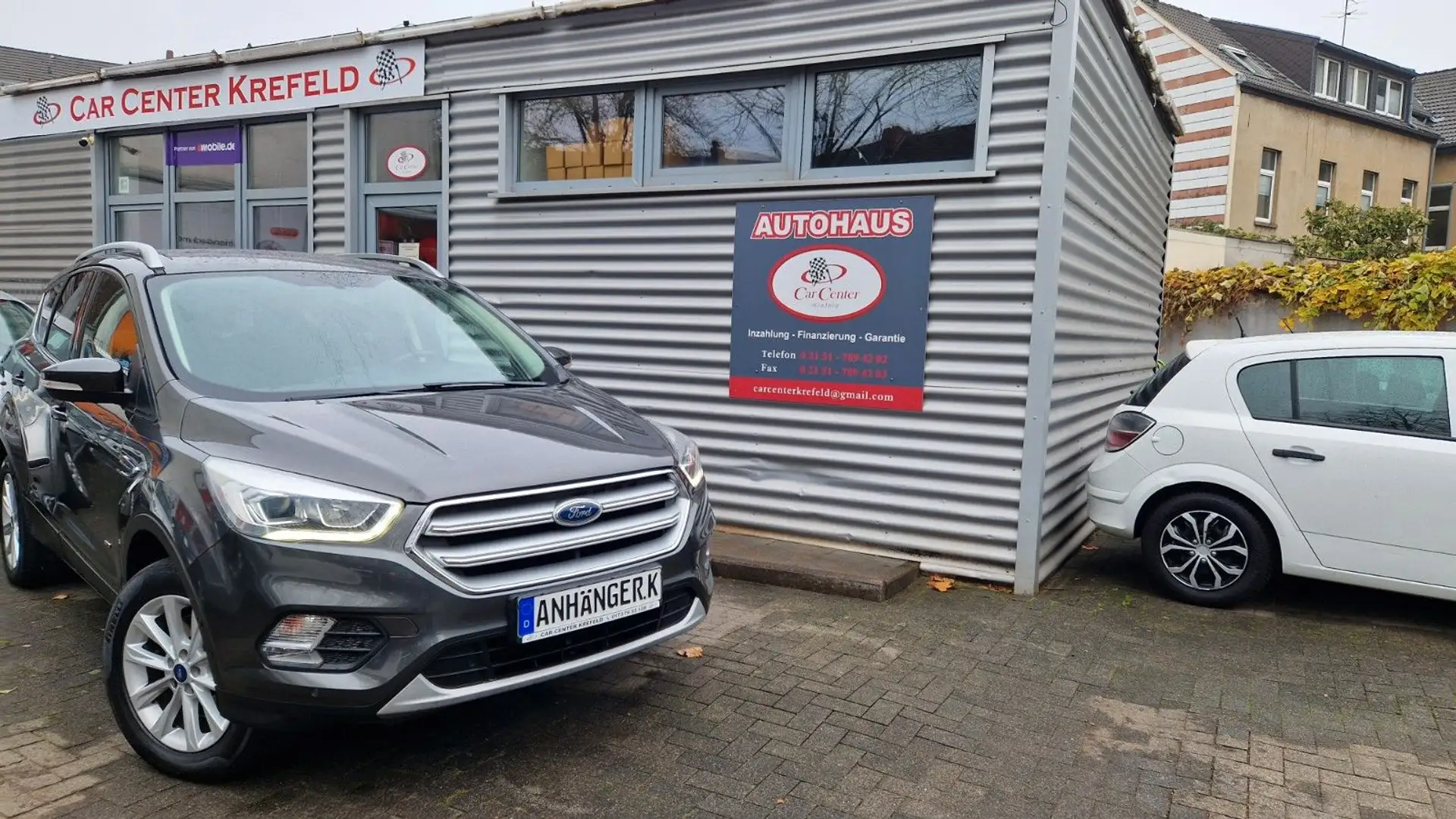 Ford Kuga 2.0 TDCI AWD Cool & Connect Grau - 1