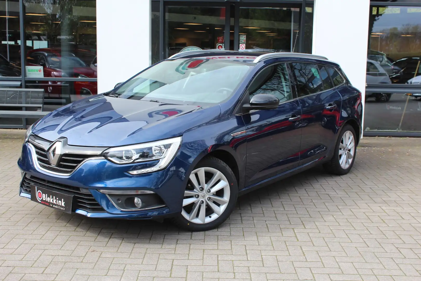 Renault Megane Estate 1.3 TCe Limited 140 pk Navigatie,Trekvrm 16 Bleu - 1