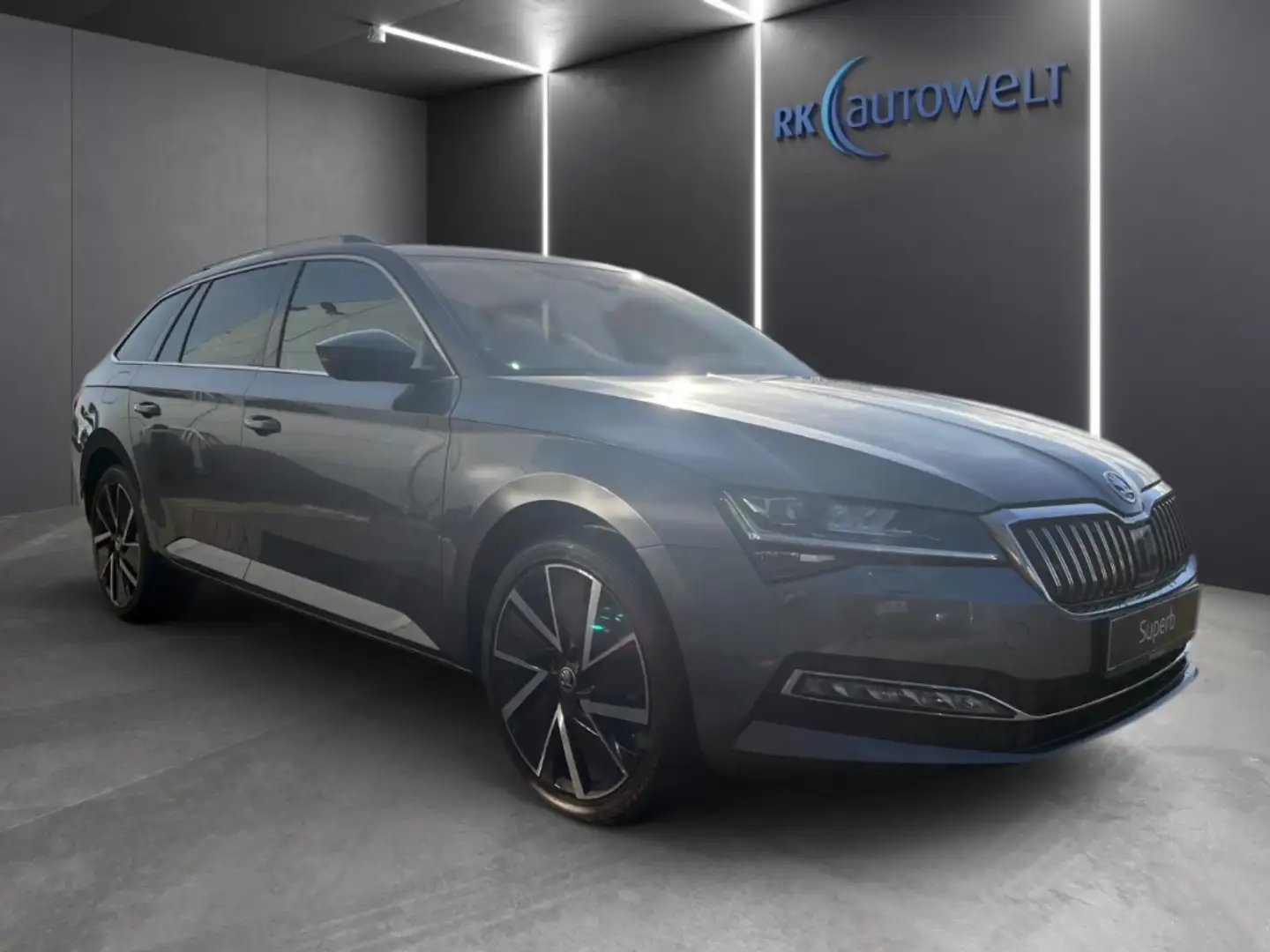 Skoda Superb Combi Style 2.0 TDI DSG,Navi,ACC,AHK,360° Grau - 2