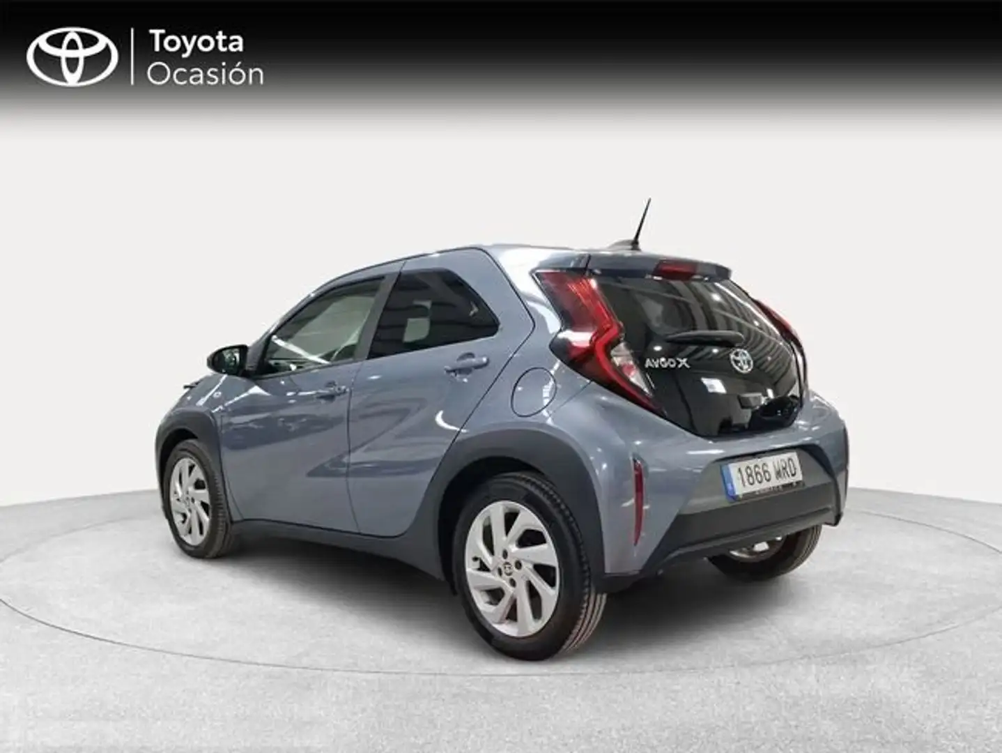 Toyota 1.0 VVT-I 72CV Play Gris - 2