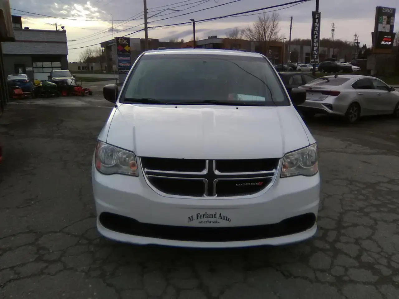 Dodge Grand Caravan снимка Dodge Grand Caravan