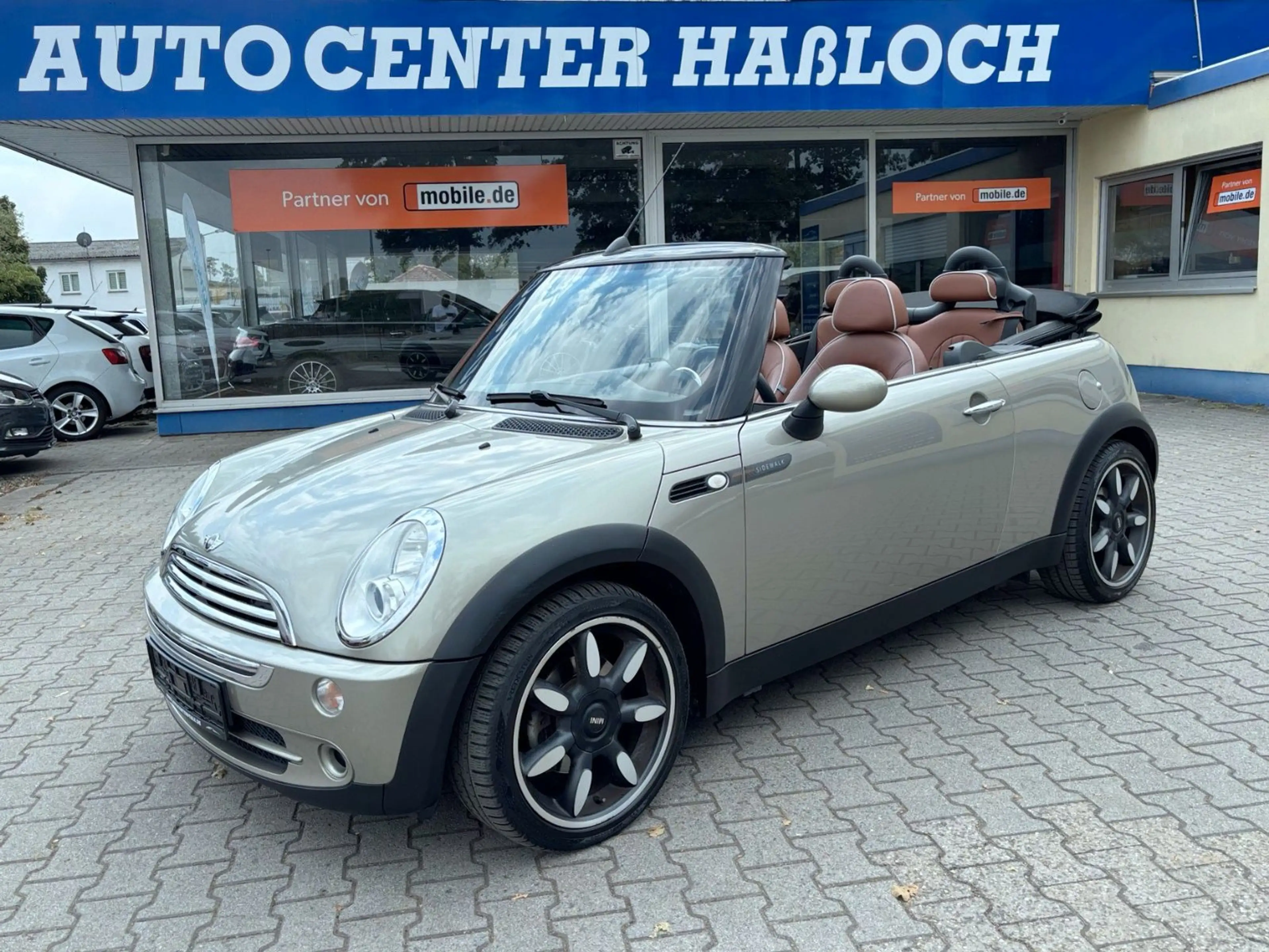 MINI Cooper Cabrio Sidewalk*LEDER*TEMP.*H&K*PDC*17"