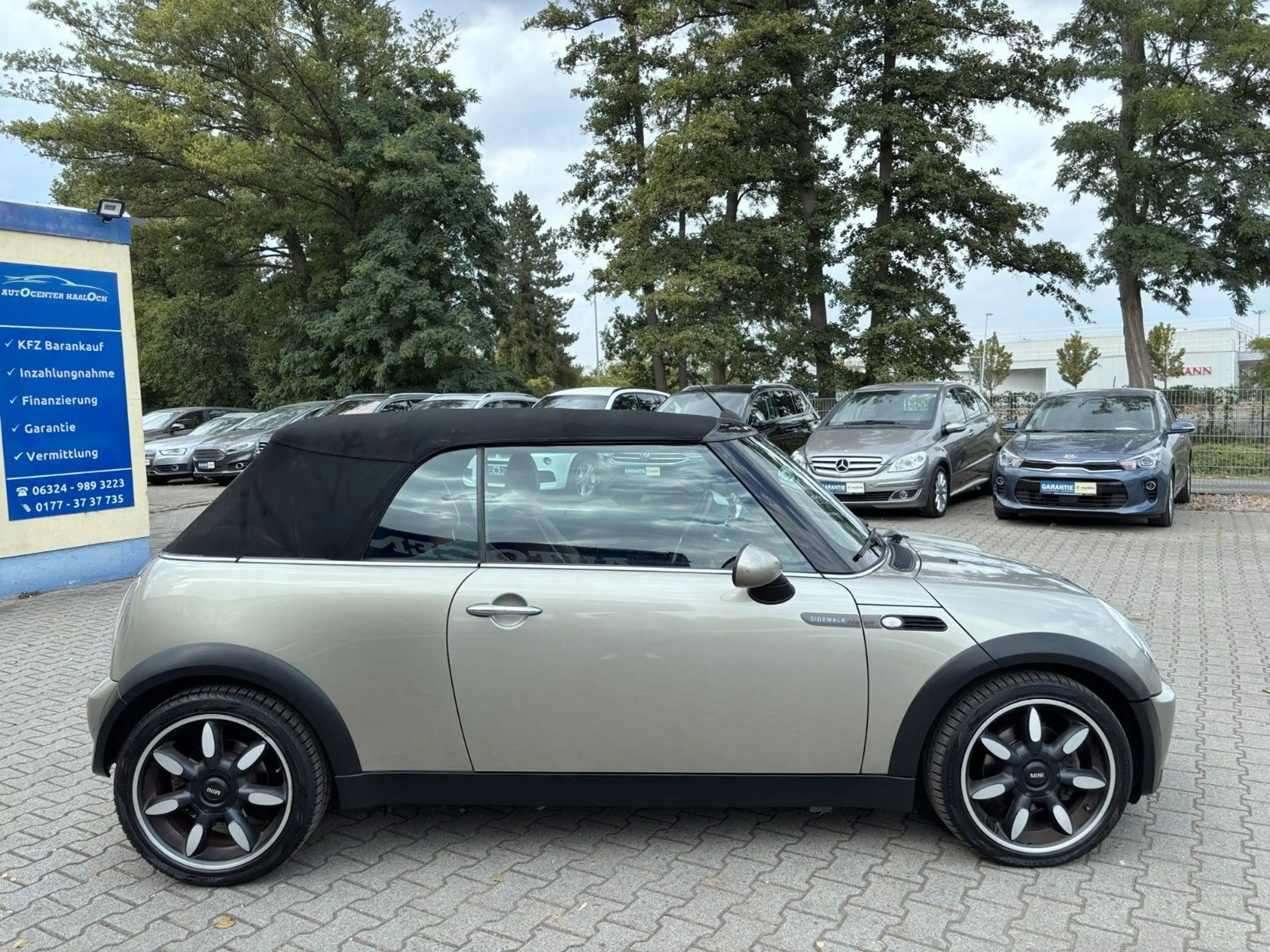 MINI Cooper Cabrio Sidewalk*LEDER*TEMP.*H&K*PDC*17" — photo 12