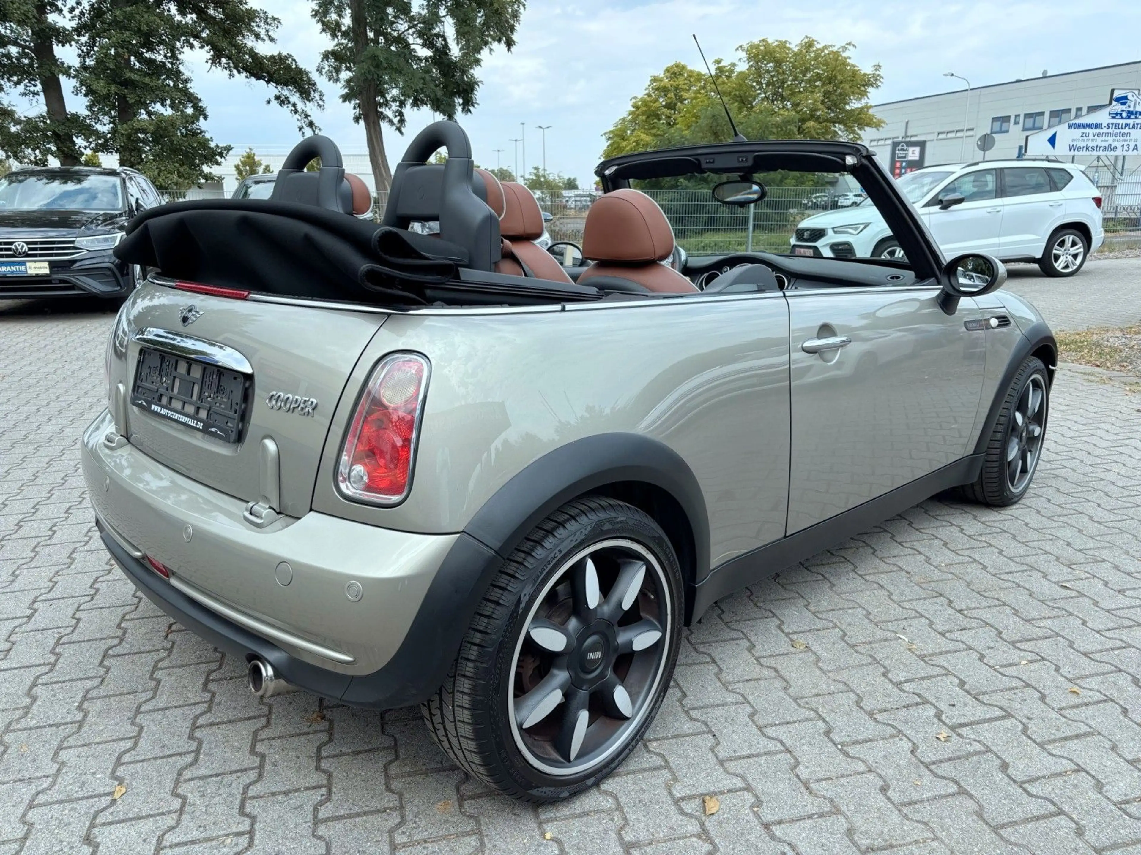 MINI Cooper Cabrio Sidewalk*LEDER*TEMP.*H&K*PDC*17" — photo 13