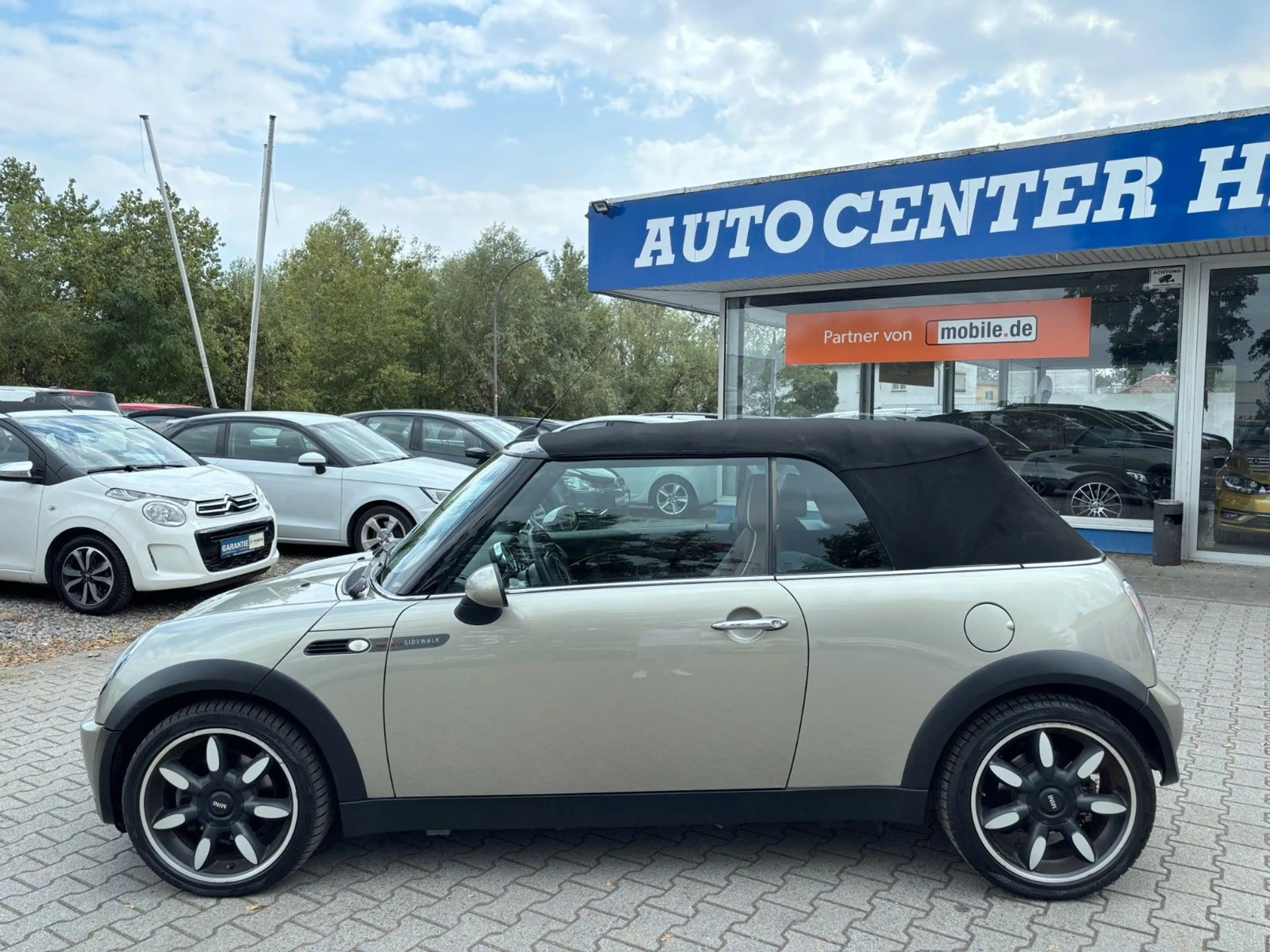 MINI Cooper Cabrio Sidewalk*LEDER*TEMP.*H&K*PDC*17" — photo 4
