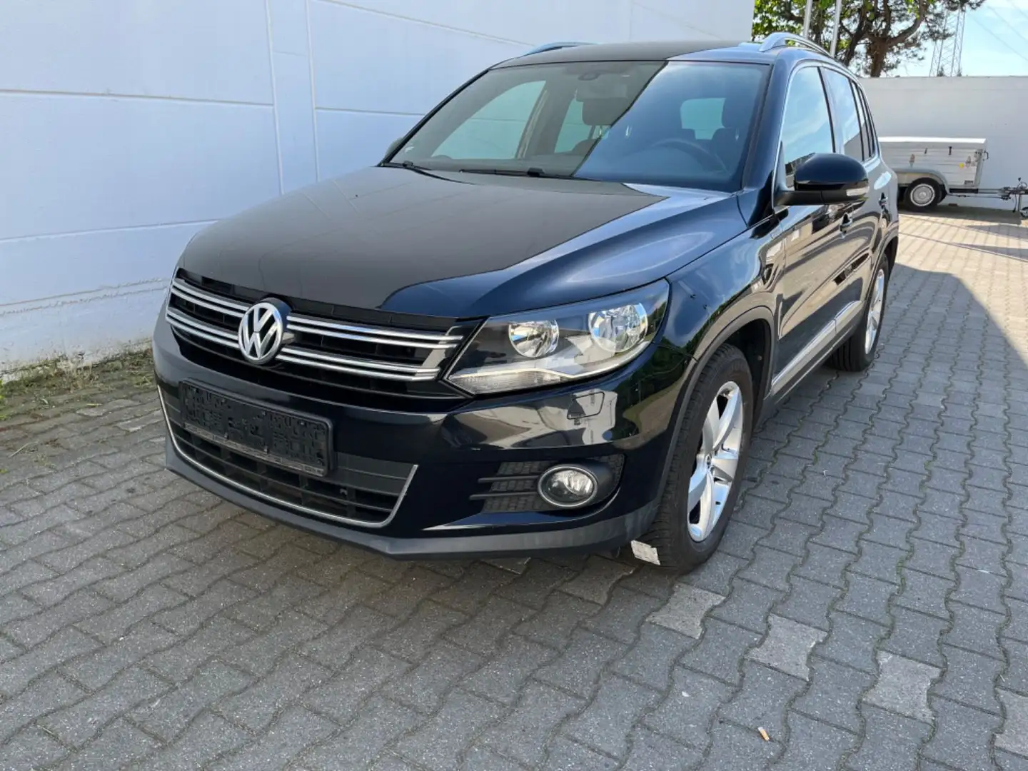 Volkswagen Tiguan Lounge Sport & Style BMT/AHK/PDC/ 1 Hand Zwart - 2