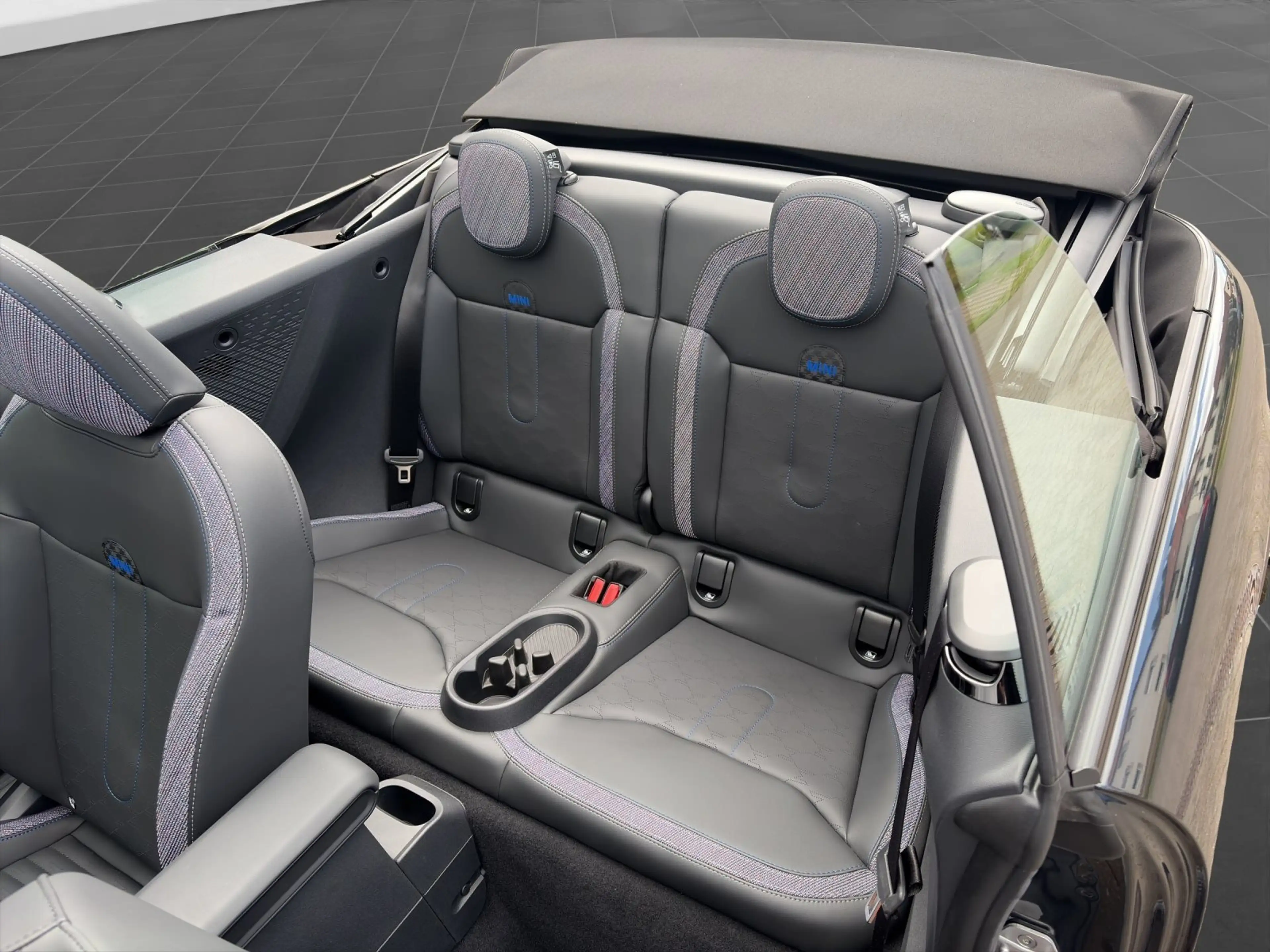 MINI Cooper Cabrio C — photo 13