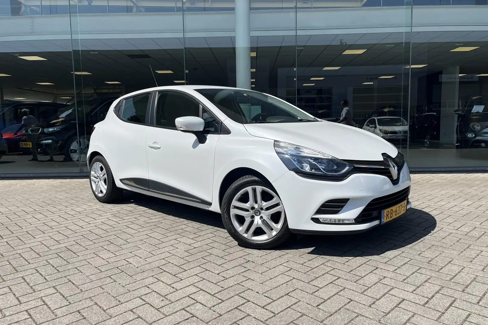 Renault Clio 0.9 TCe Zen Nav | Airco | Cruise Control | Parkeer Blanc - 2