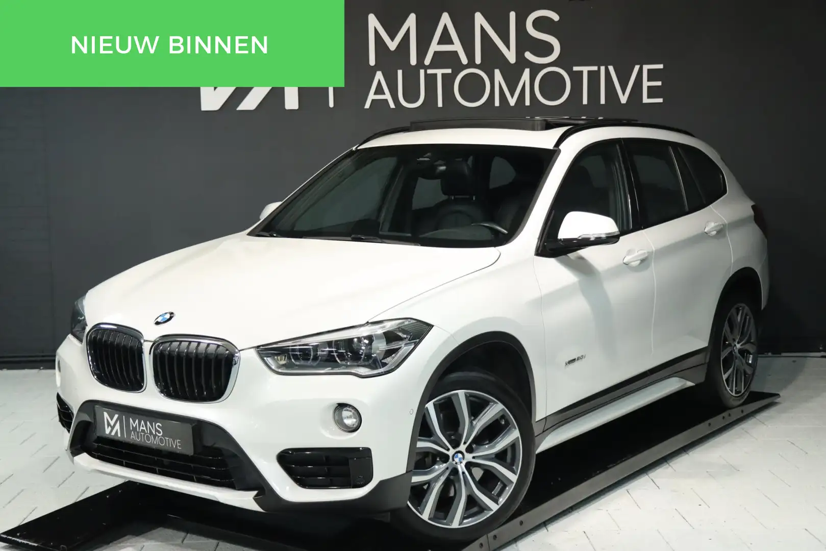 BMW X1 XDrive20i High Executive / PANO / KEYLESS / CAMERA Blanc - 1