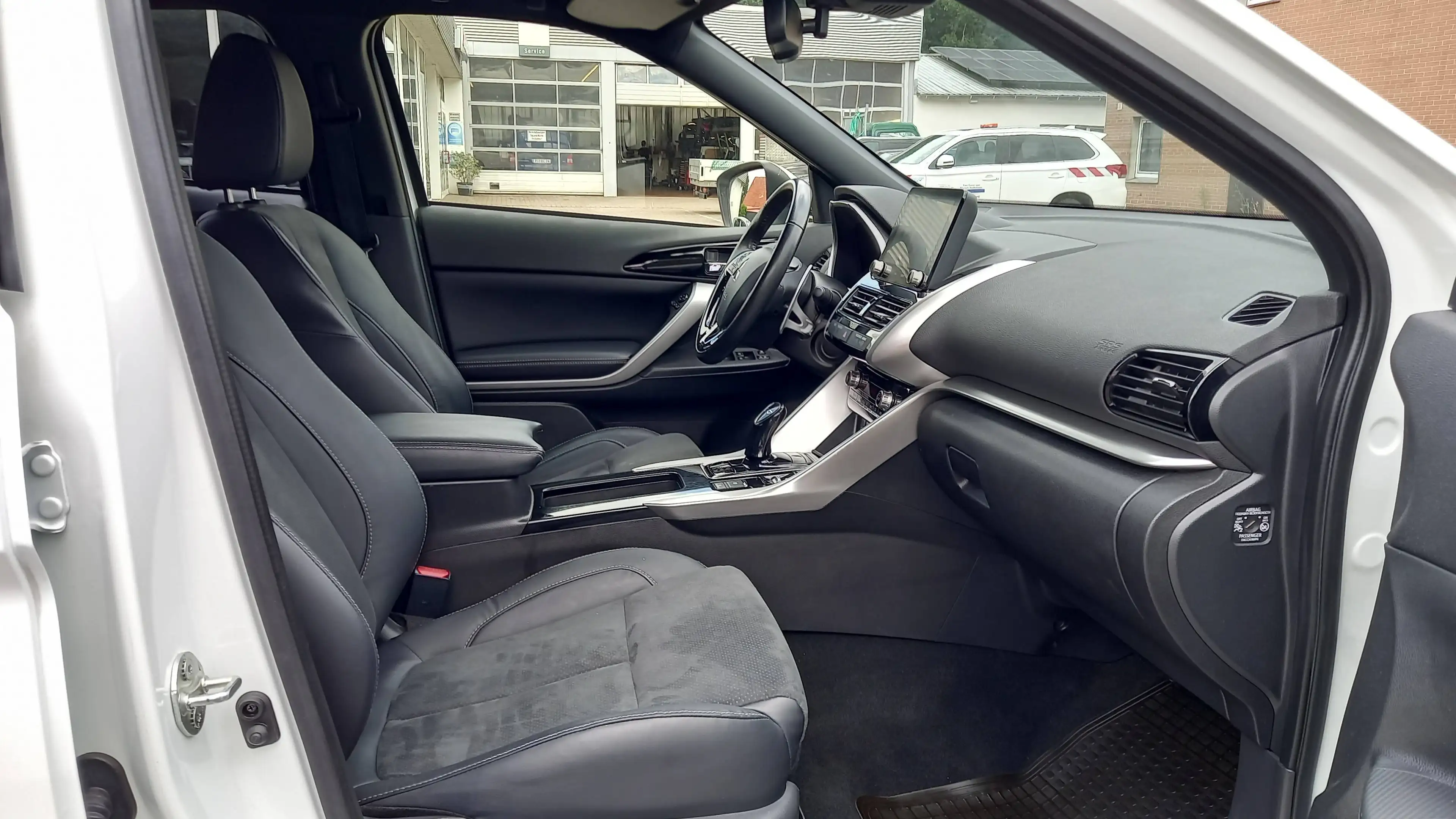 Mitsubishi Eclipse Cross Plus Select 4WD — photo 6