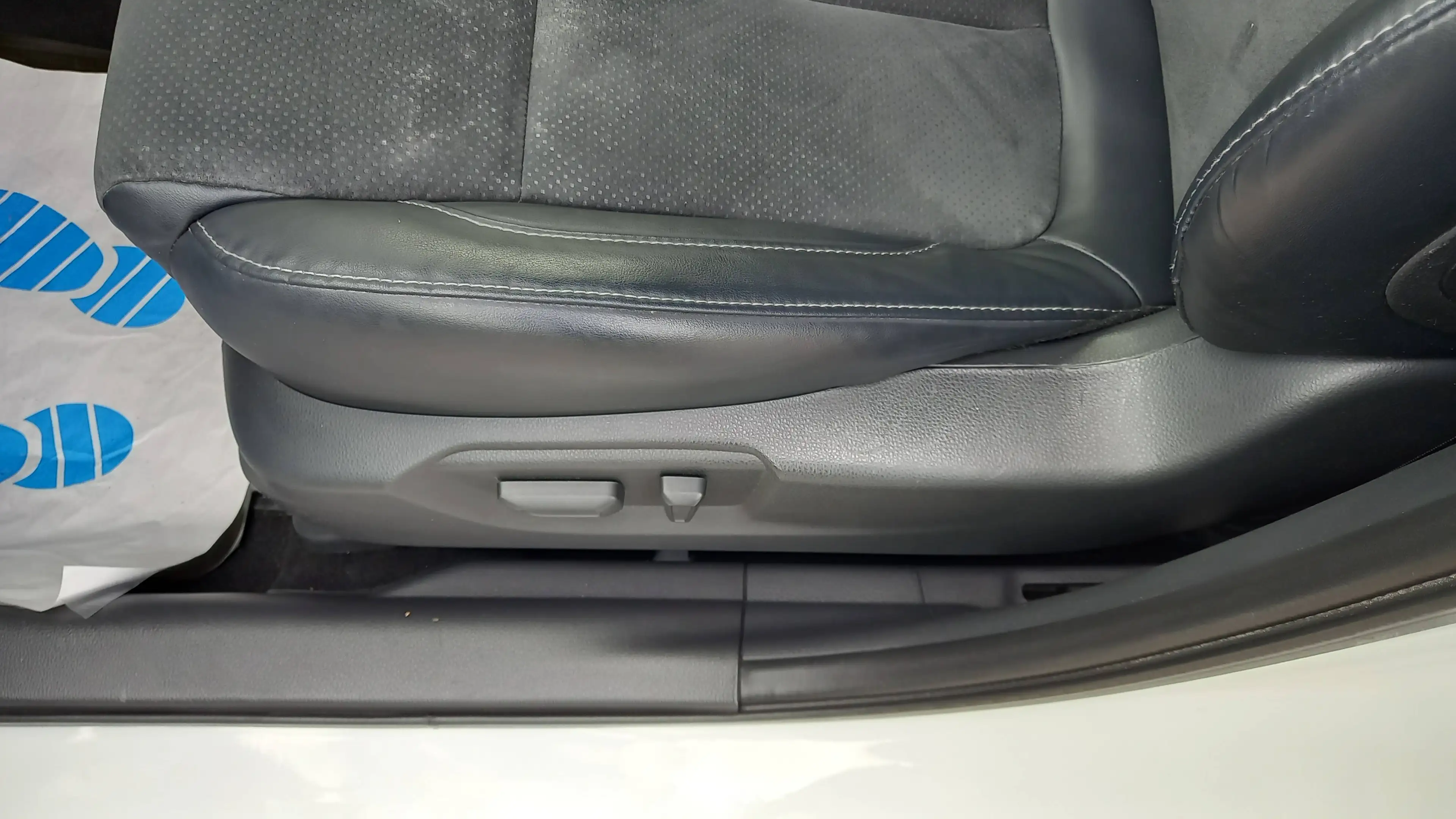 Mitsubishi Eclipse Cross Plus Select 4WD — photo 11