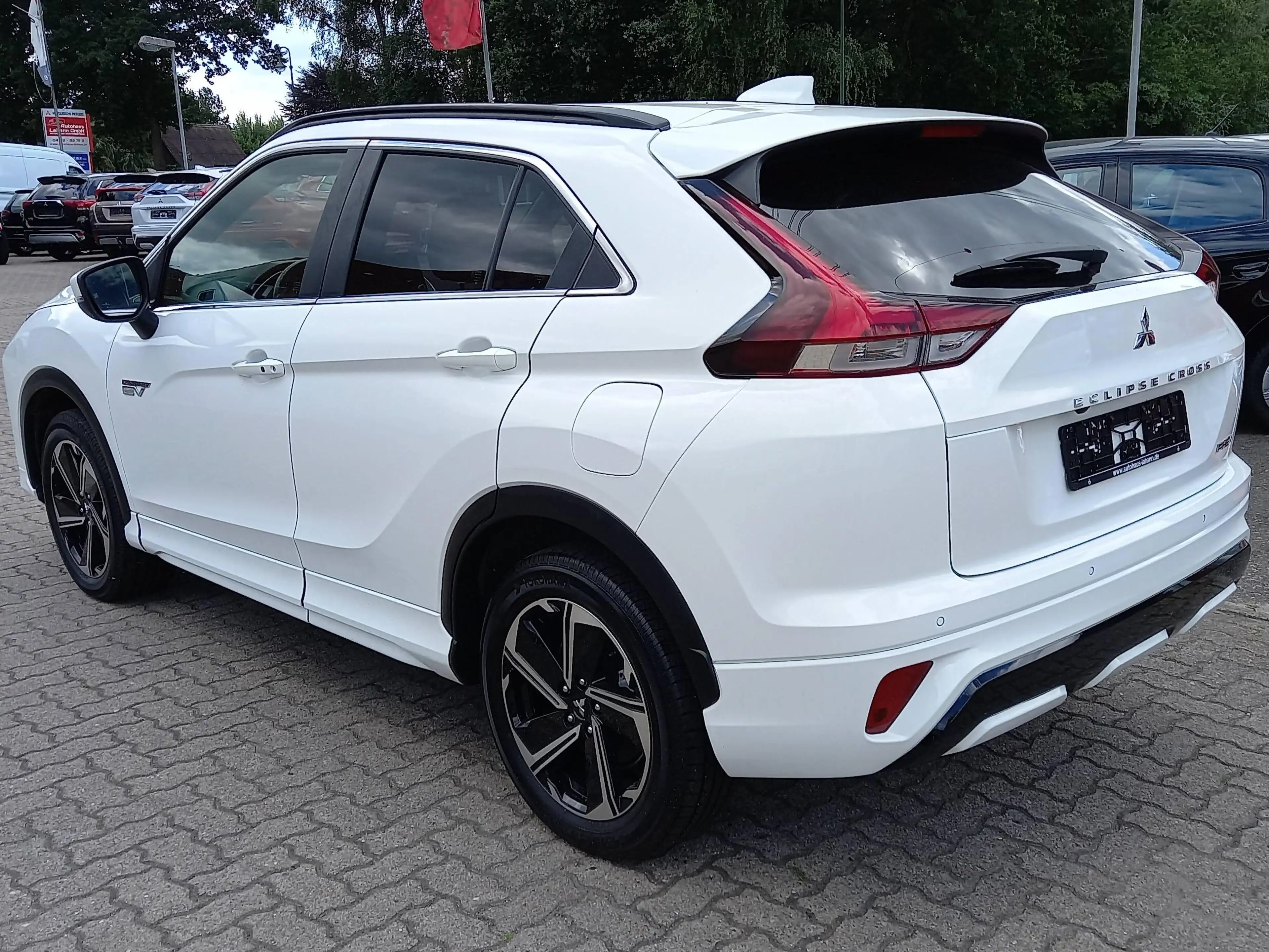 Mitsubishi Eclipse Cross Plus Select 4WD — photo 2