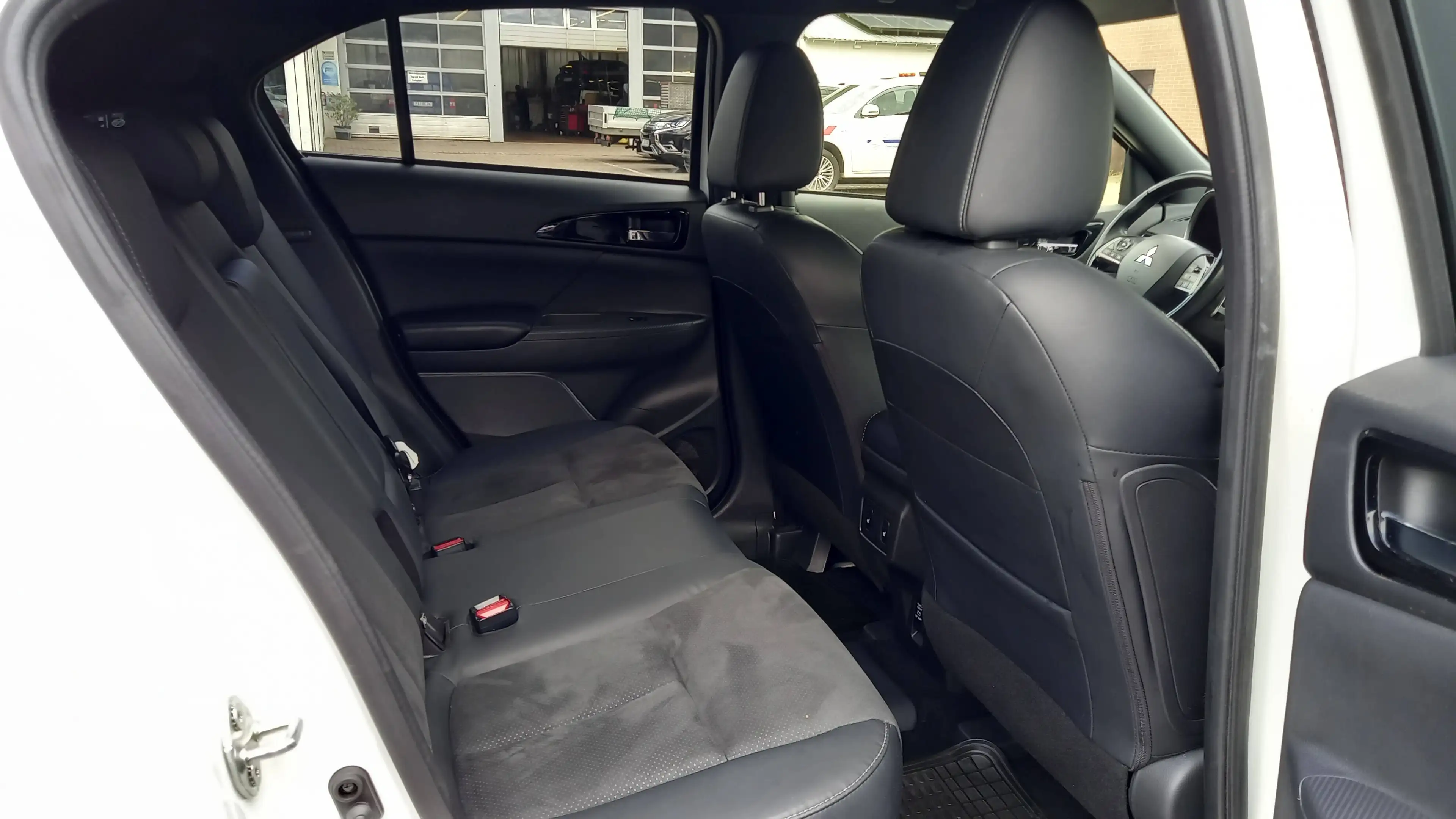 Mitsubishi Eclipse Cross Plus Select 4WD — photo 7