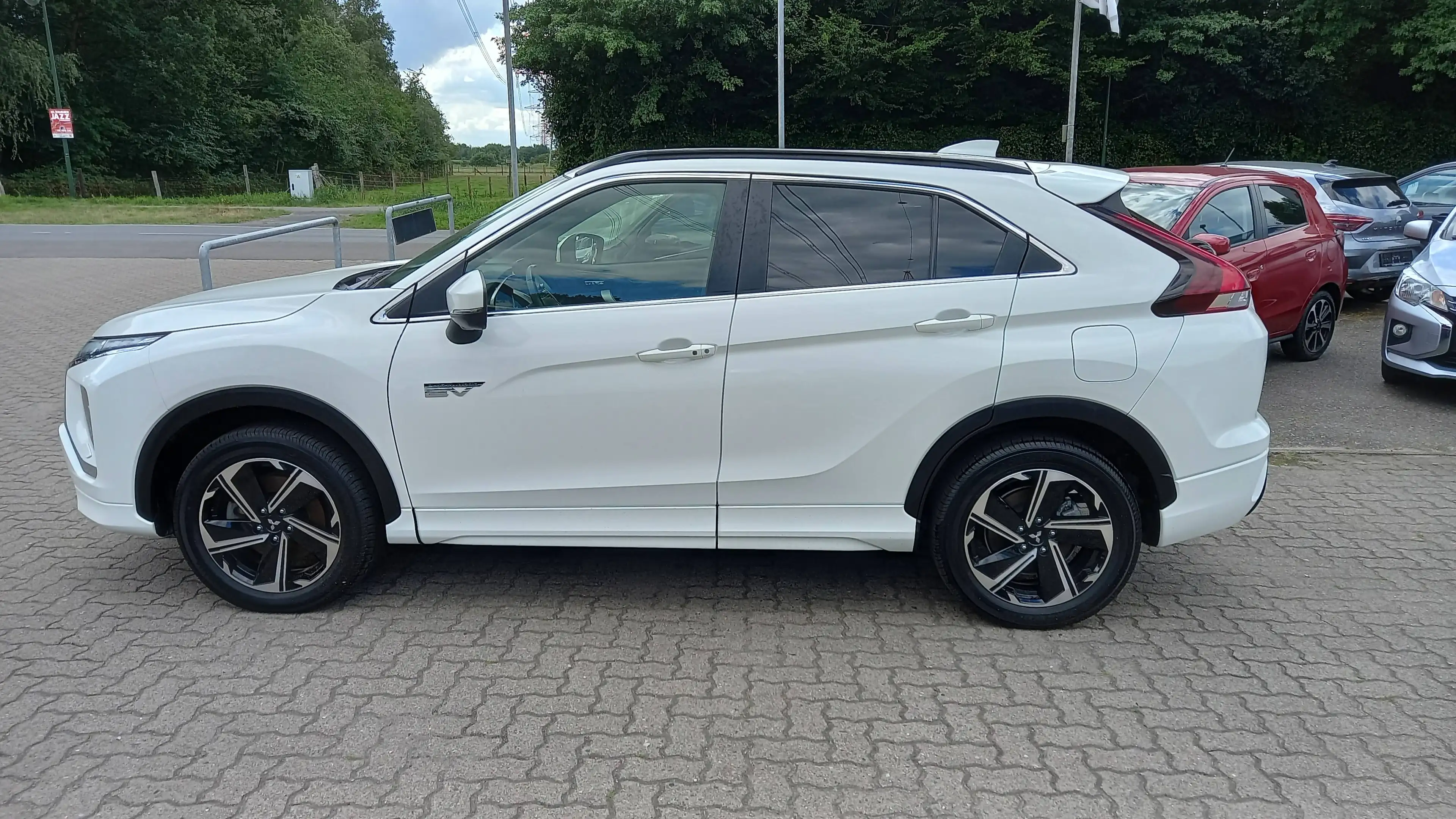 Mitsubishi Eclipse Cross Plus Select 4WD — photo 3