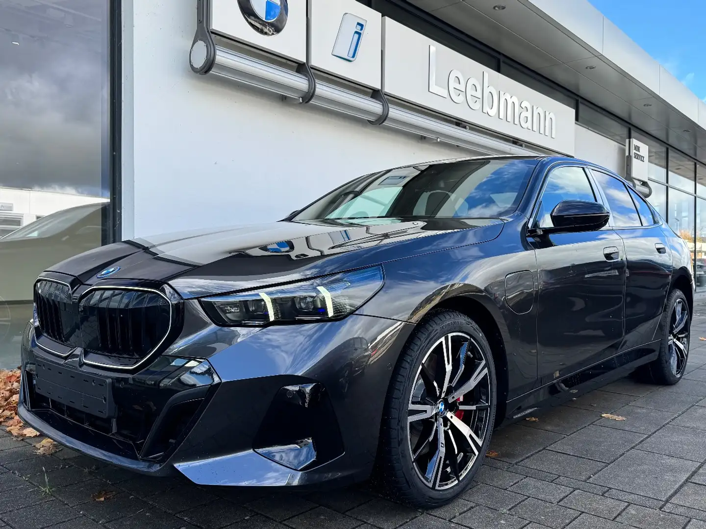 BMW 550 e xDrive Lim. M-Sport-Pro Merino/HUD/AHK/ACC Gri - 2