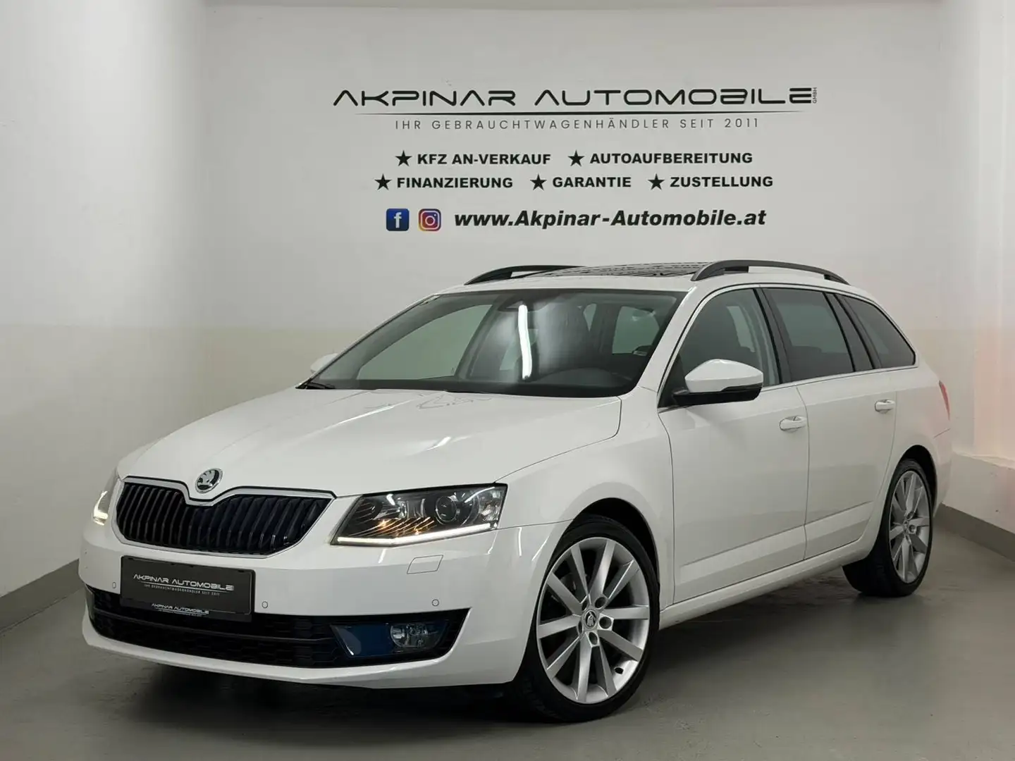 Skoda Octavia Combi 1,6 TDI Style PANO - XENON - SHZ Weiß - 1