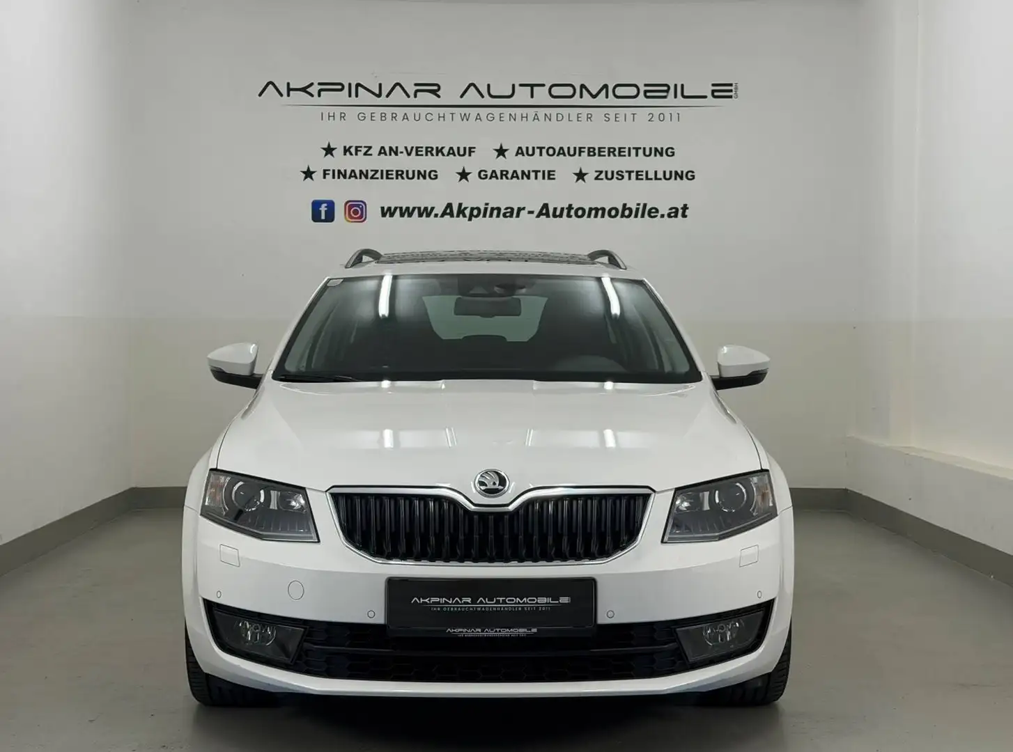 Skoda Octavia Combi 1,6 TDI Style PANO - XENON - SHZ Weiß - 2