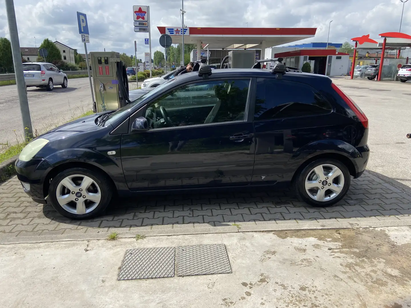 Ford Fiesta 3p 1.2 16v Ambiente - 1