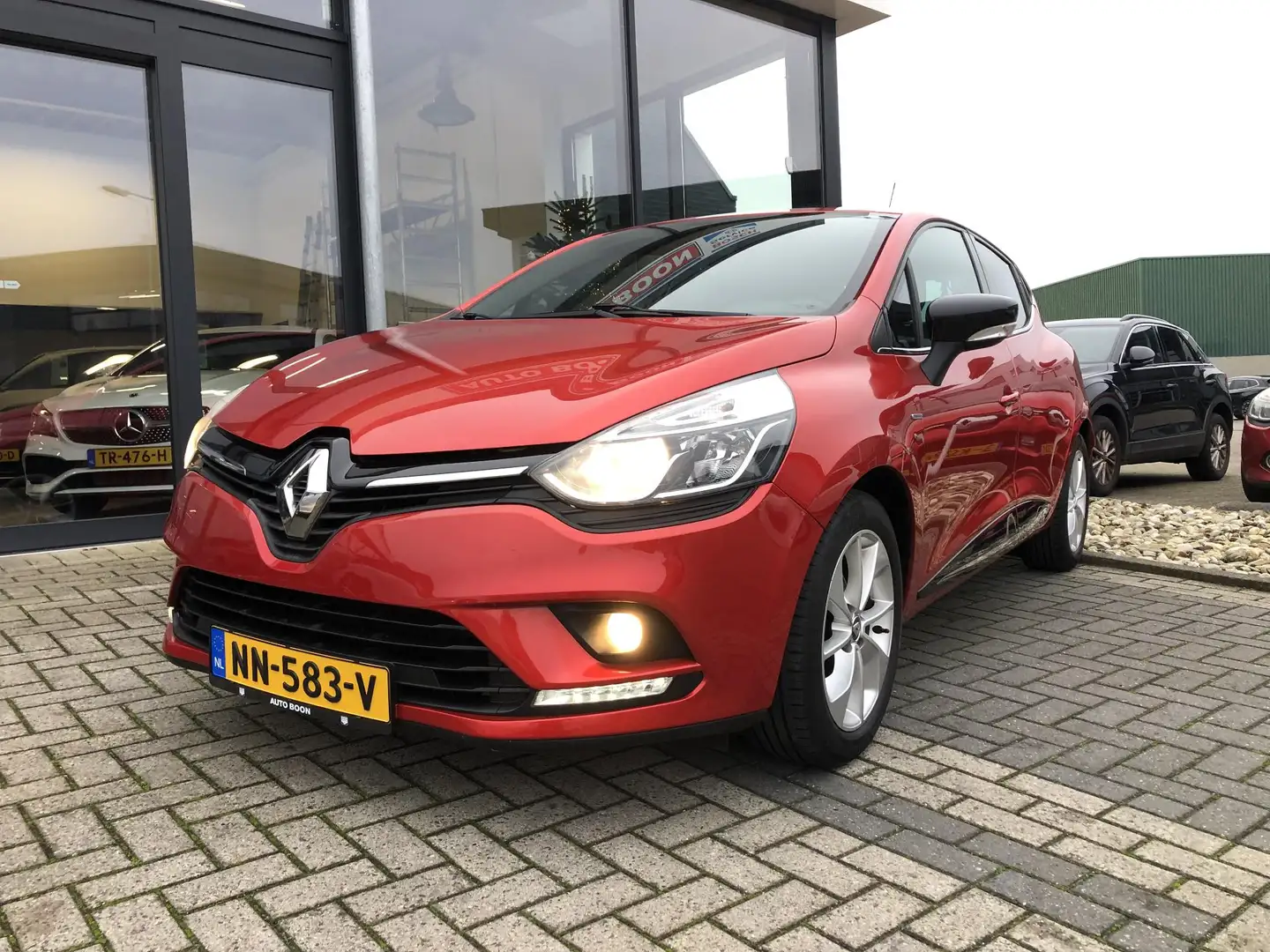 Renault Clio 0.9TCe 90PK LIMITED : NAVI/BT/CC/LMV/AIRCO - NL AU Rouge - 2