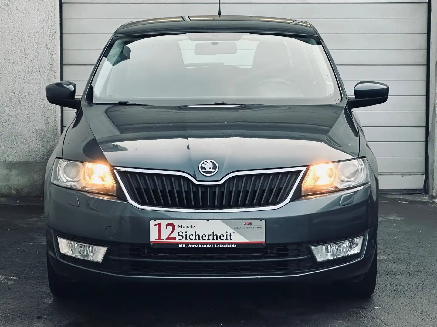 Skoda Rapid/Spaceback 1.4 TSI Autom.*XENON*TEMPO*SHZ*PDC*TÜV NEU Grau - 2