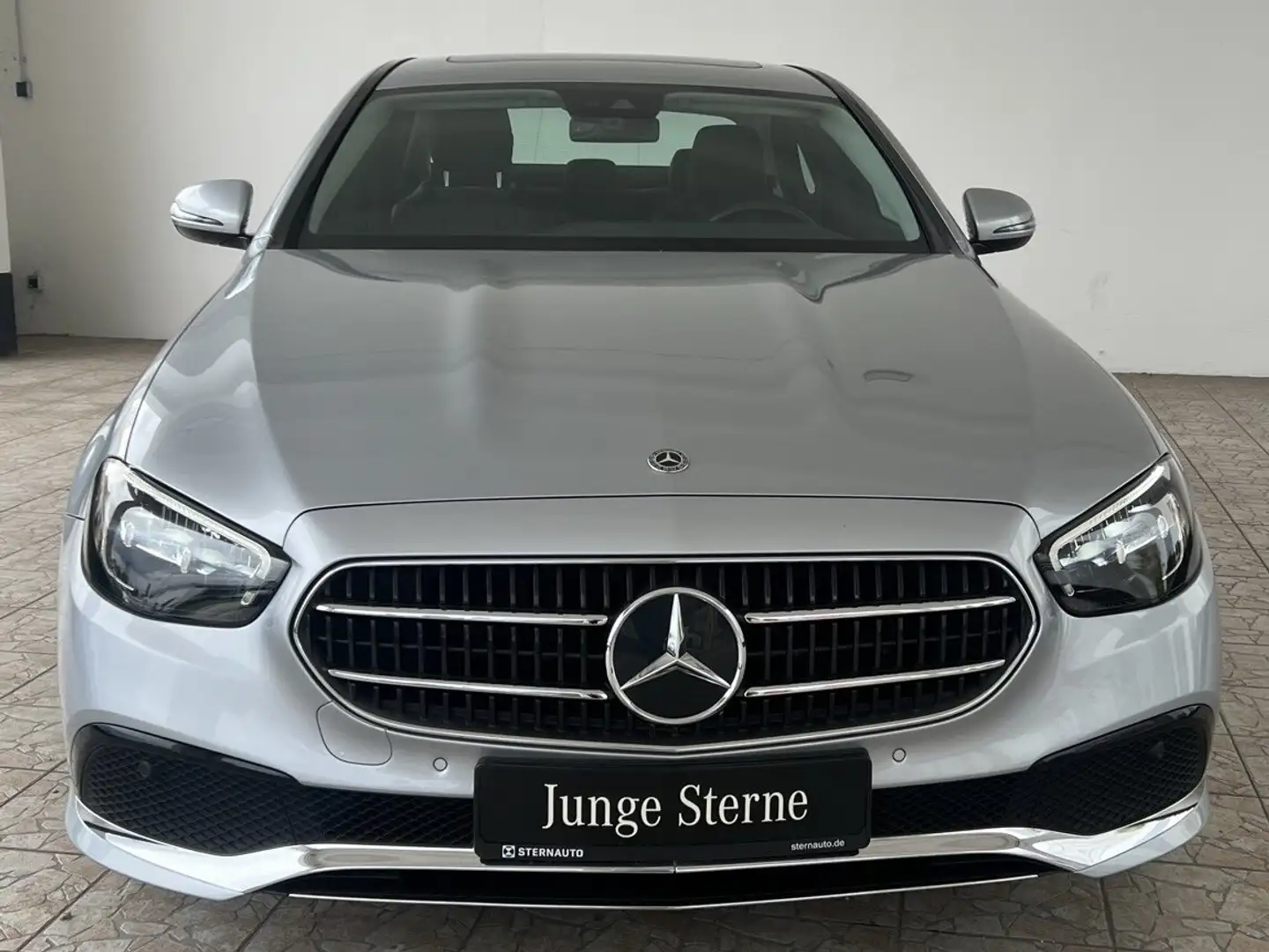 Mercedes-Benz E 200 E 200 Avantgarde/SHD/Kamera/LED/Navi/Sitzhzg. Argent - 2
