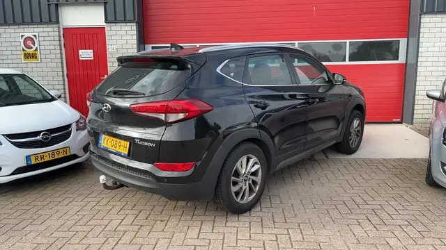 Hyundai Tucson view 2