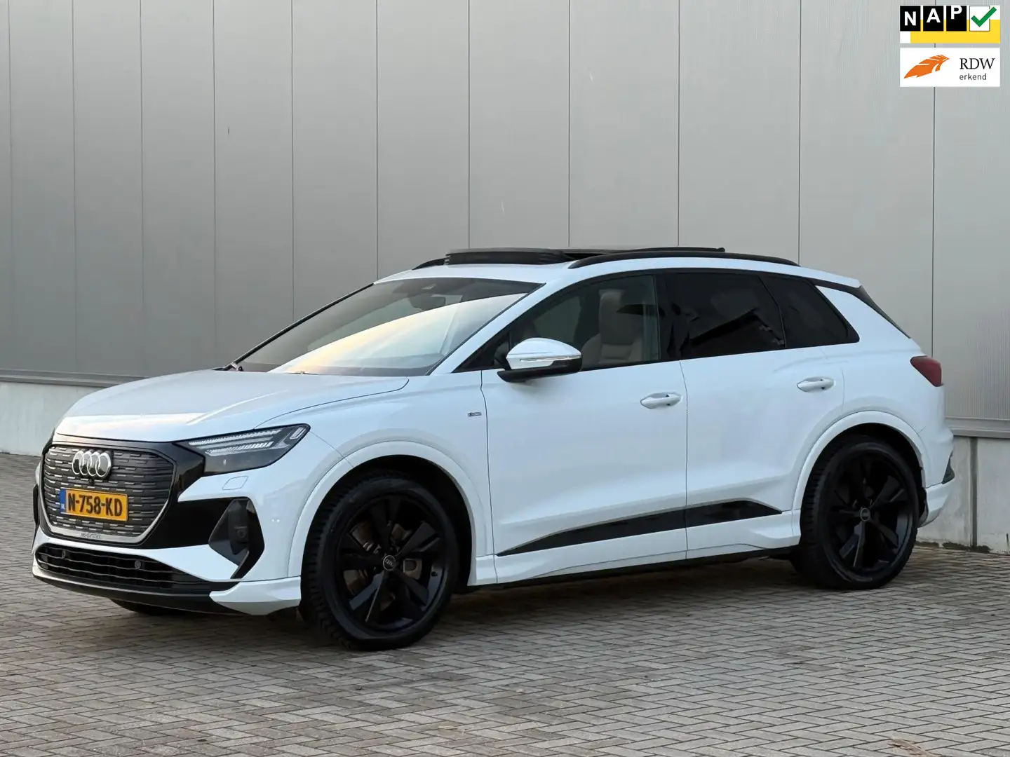 Audi Q4 e-tron 40 S Line Competition 77 kWh 92% SOH PANO NAP BTW Blanc - 1