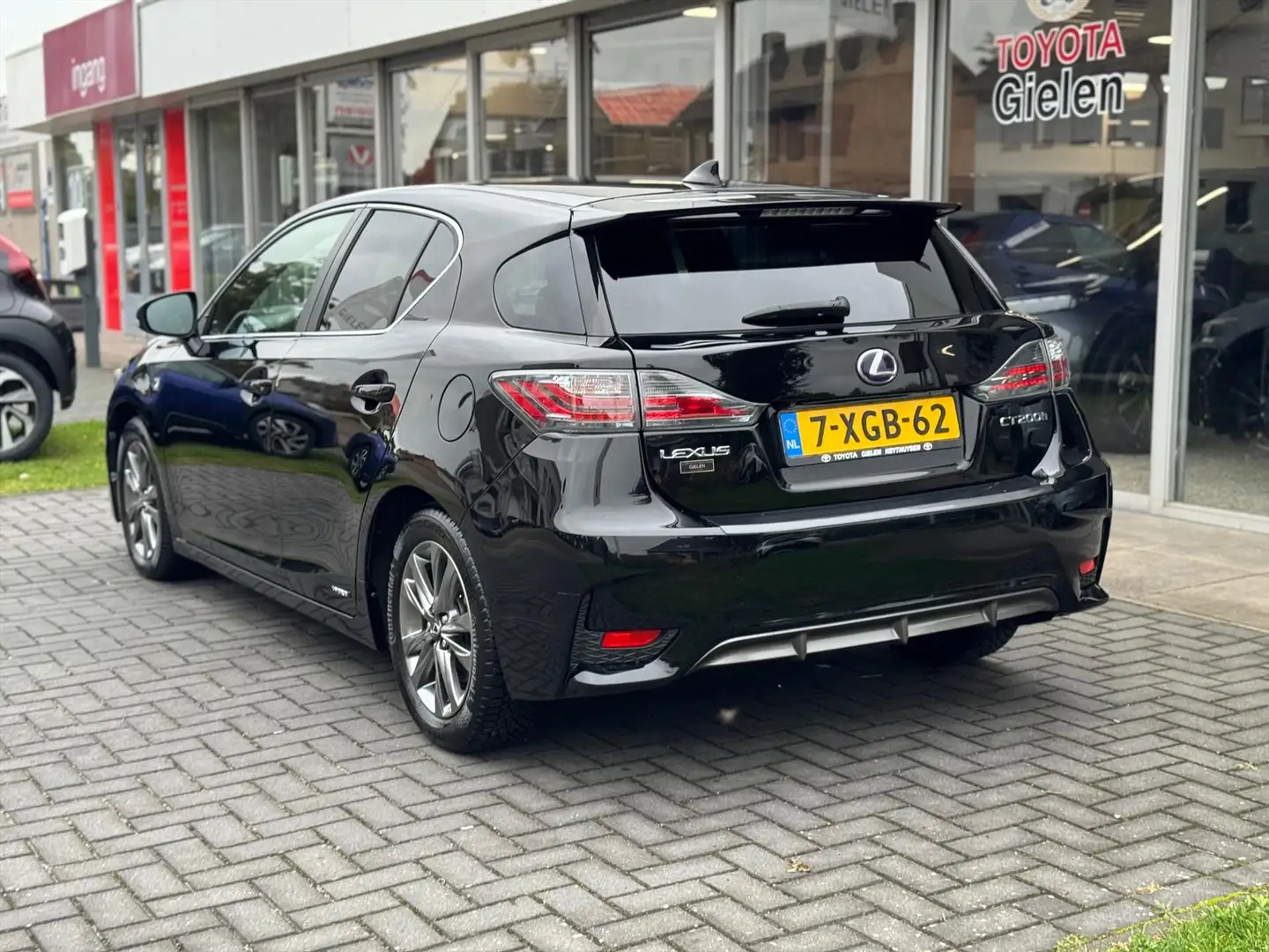 Lexus CT 200h F Sport Line | 2e eigenaar, Navigatie, Stoelverwar Noir - 2