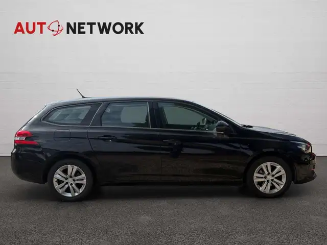 Peugeot 308 view 8